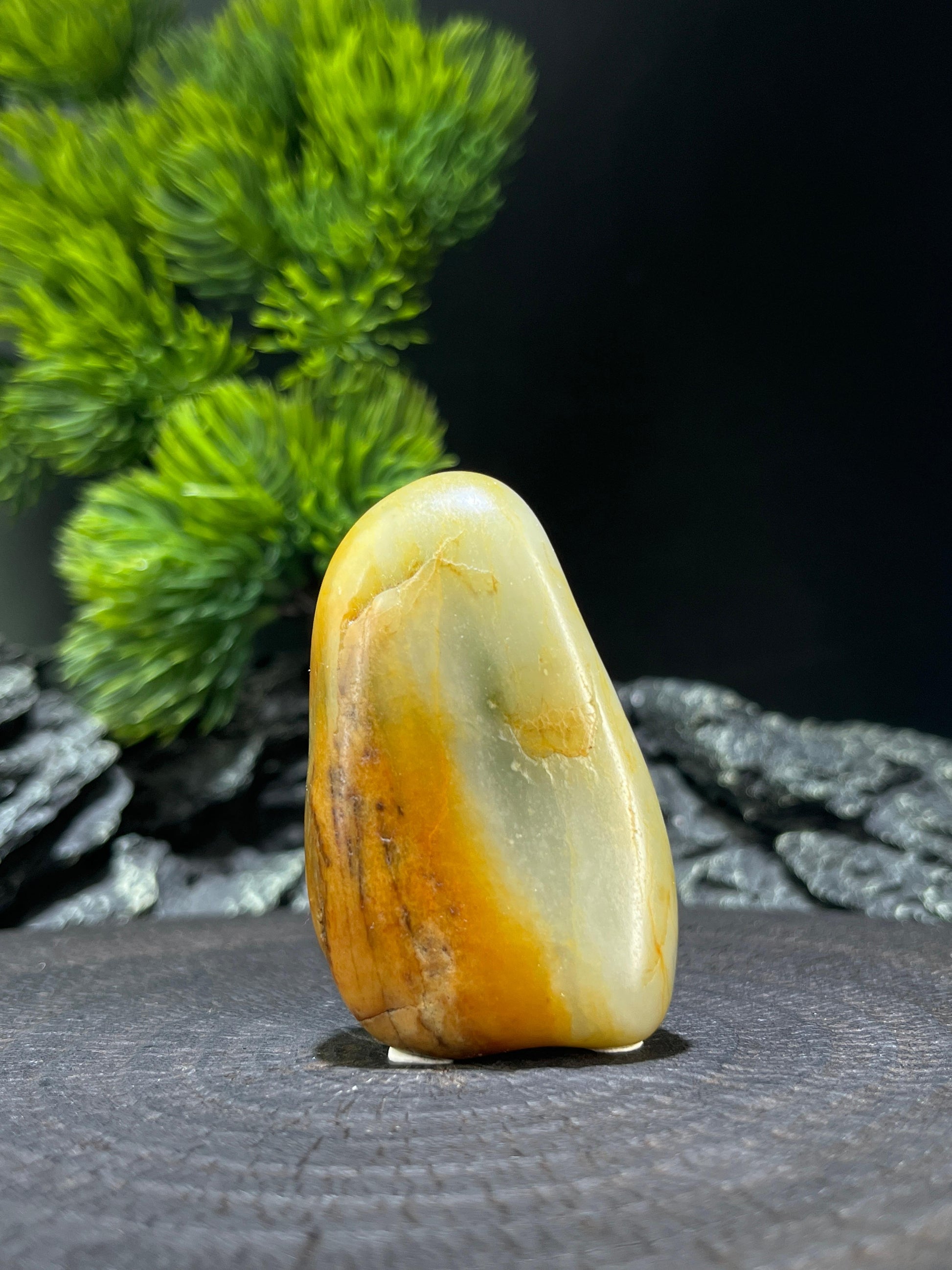 新疆天然和田玉青花籽料原石带黄油皮挂件（yc224178）