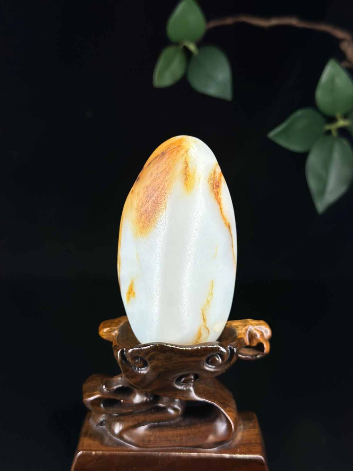 珍品新疆和田玉白沙枣红皮籽料原籽手把件（yc774143）