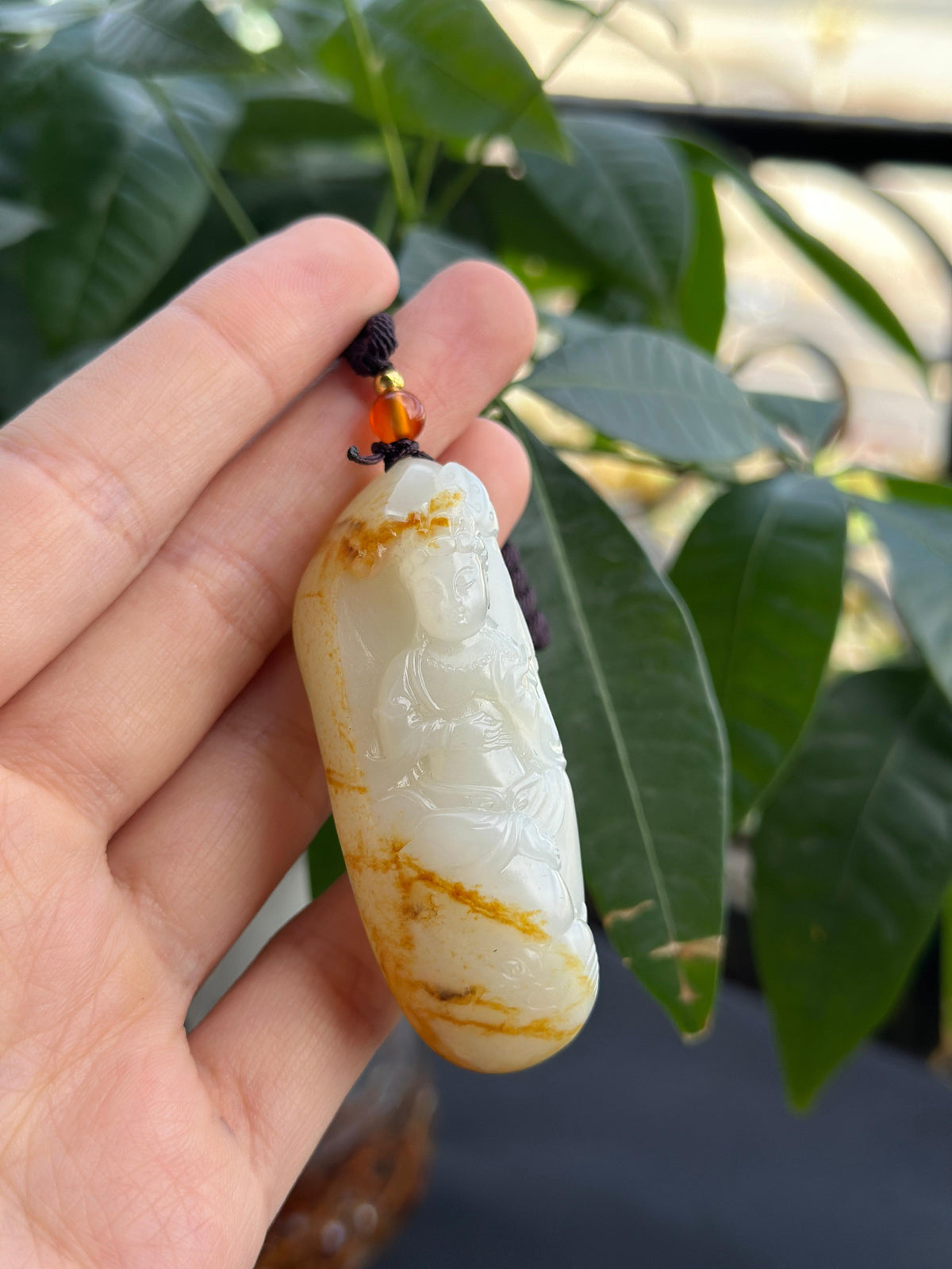 新疆和田玉精品洒金皮籽料自在观音挂件（yc709704）