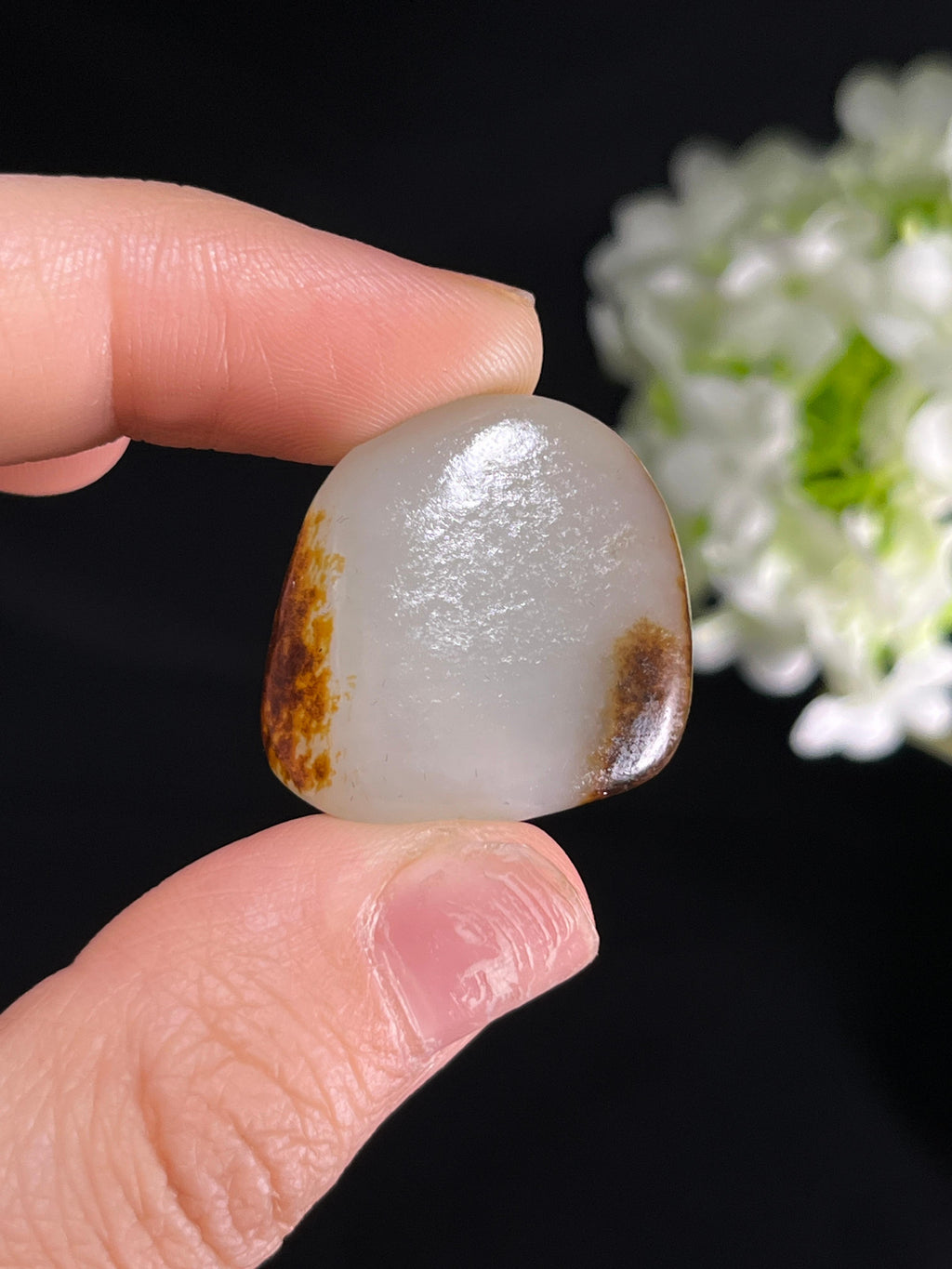 和田玉黑皮白肉籽料原石（yc249833）