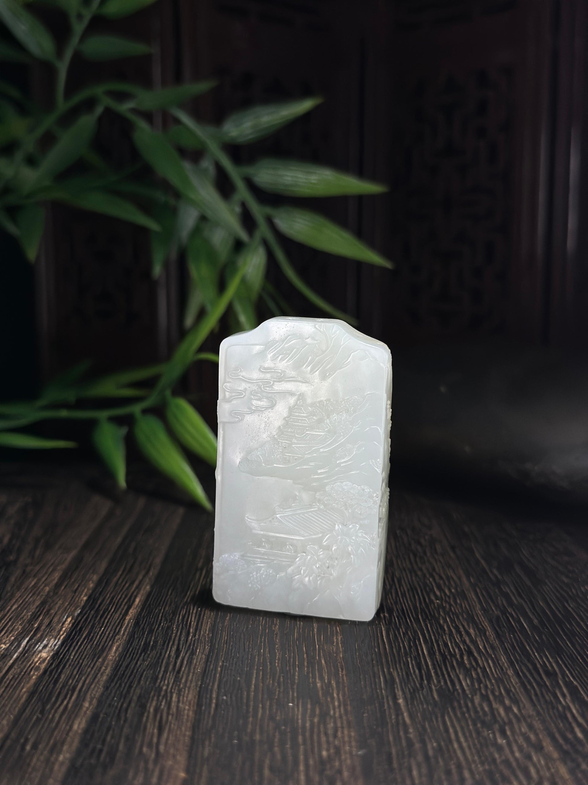 新疆和田玉珍品白玉洒金皮籽料山水牌（yc712165）