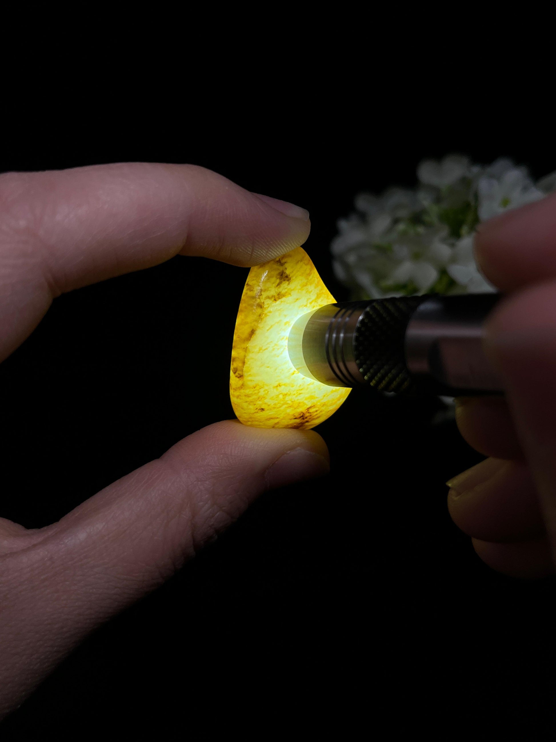 和田玉洒金皮籽料原石（yc249905）