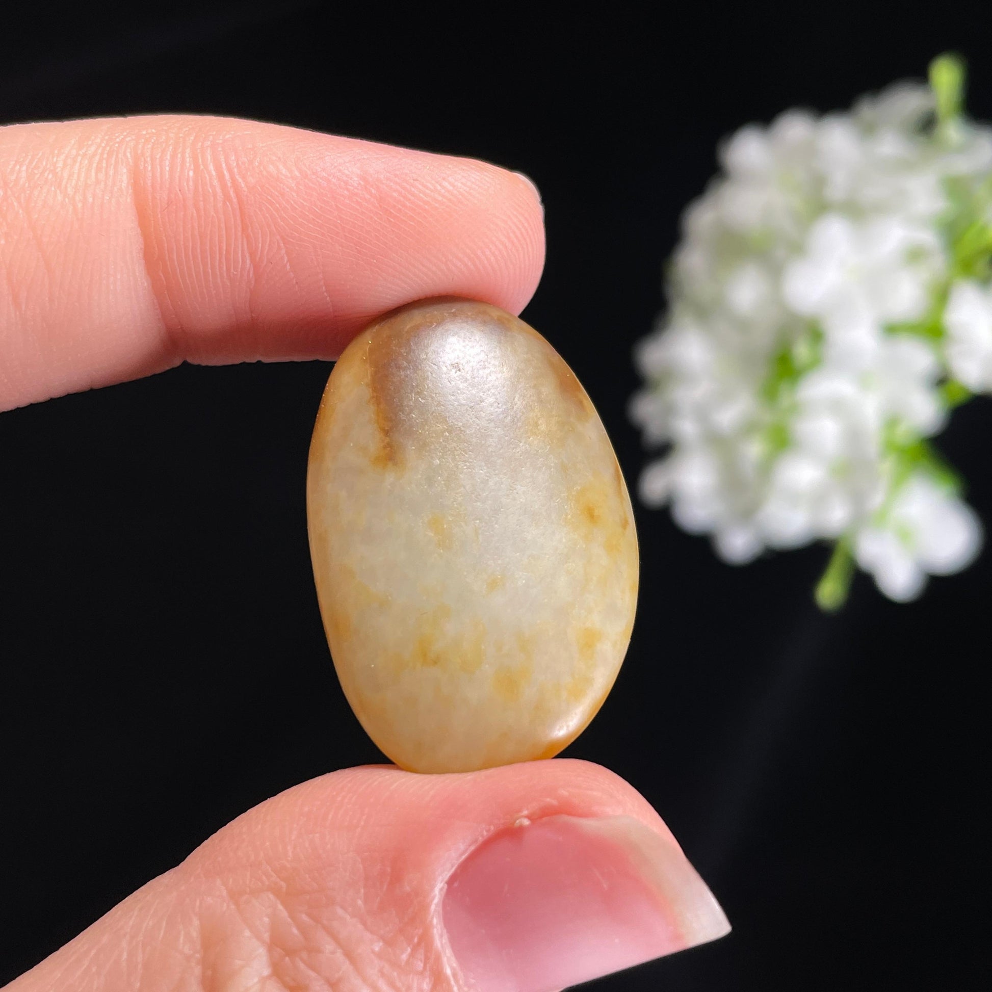 和田玉青白玉“琥珀藏月”洒金皮秋梨皮籽料（yc416754）