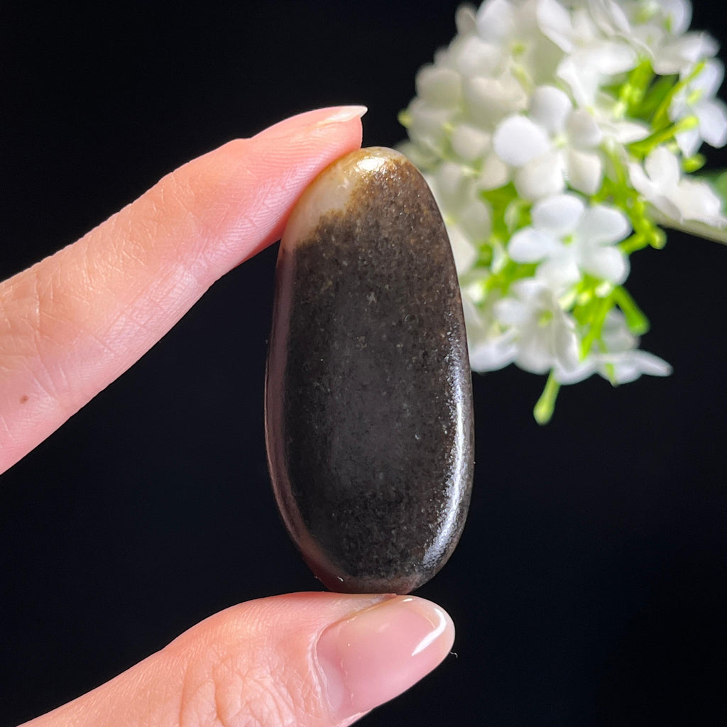 新疆天然和田玉“墨雪凝瑞”聚黑皮籽料（yc339034）