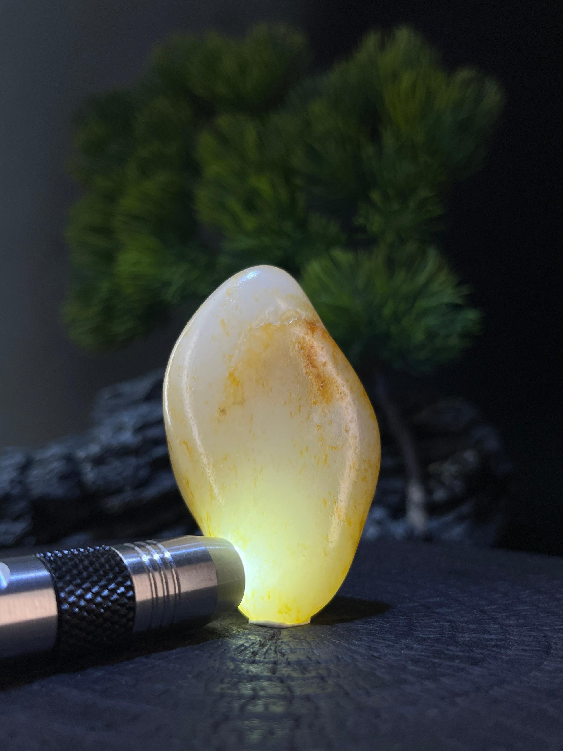 和田玉洒金皮籽料挂件（yc228083）