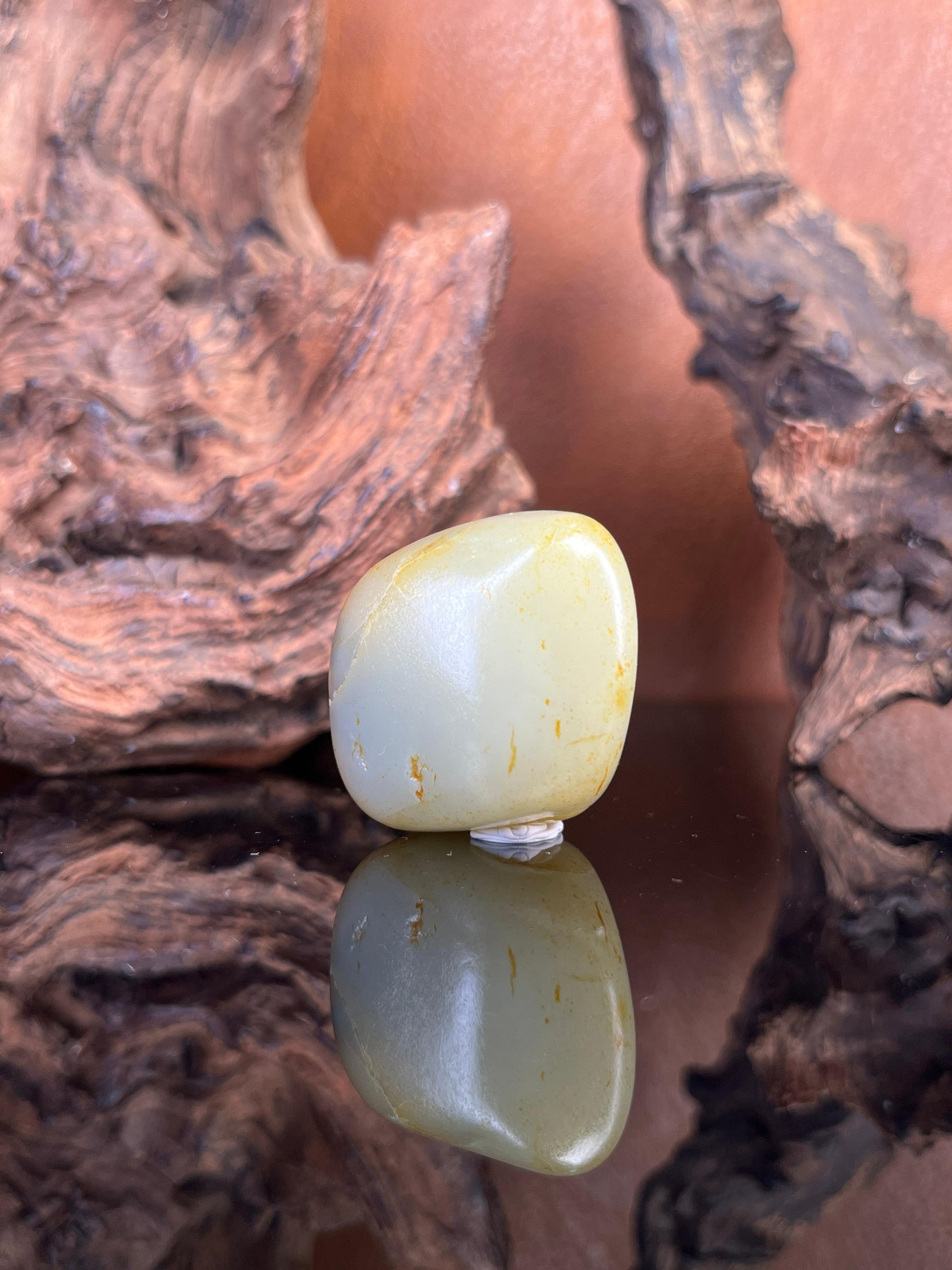 天然和田玉白玉籽料原石黑红皮吊坠（yc227468）