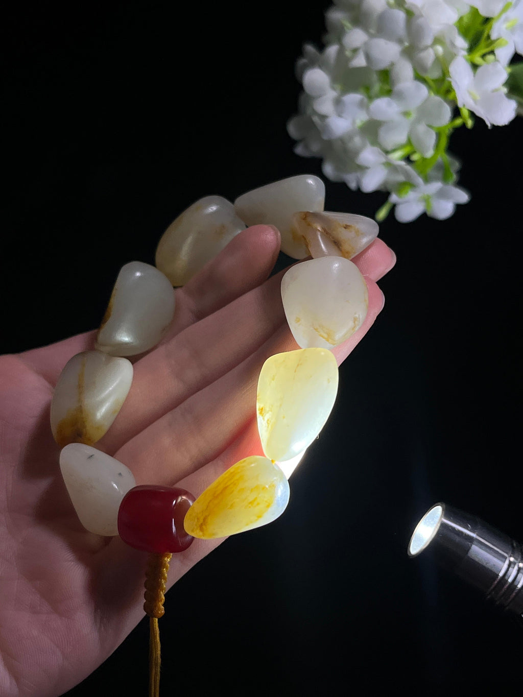 新疆天然和田玉籽料原石洒金皮手串（yc269697）