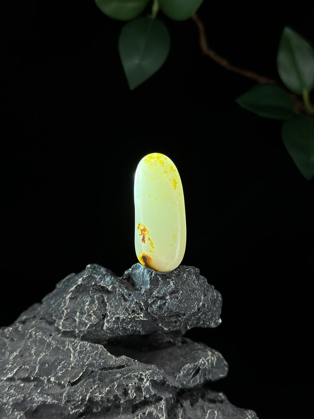 新疆和田玉精品白玉红皮洒金皮籽料挂件（yc755821）