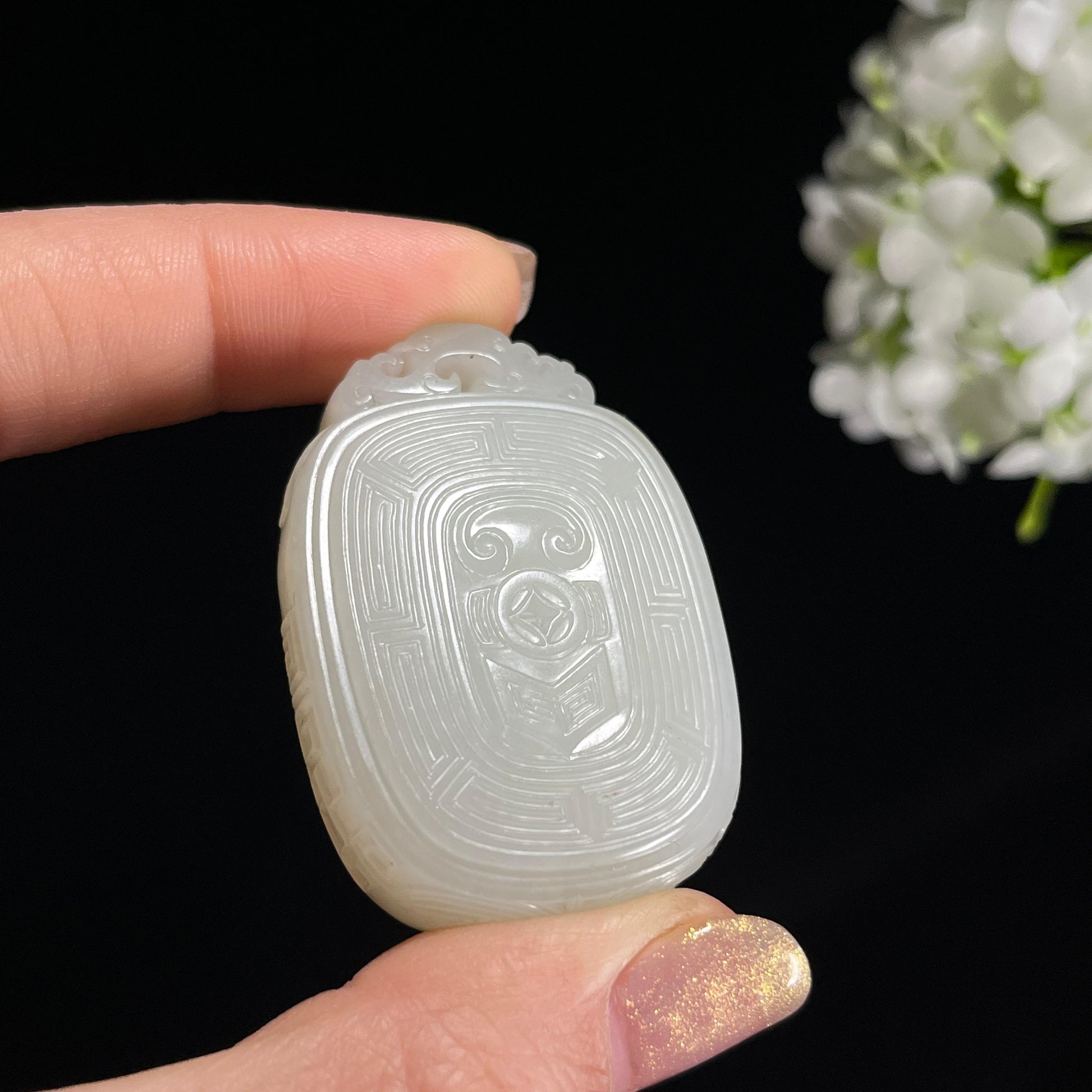 和田玉白玉特色满洒金雕刻挂件（yc297911）