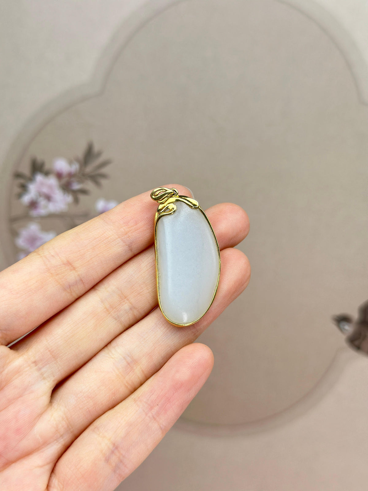 精品18K 金镶和田玉白玉籽料挂件（yc774123）