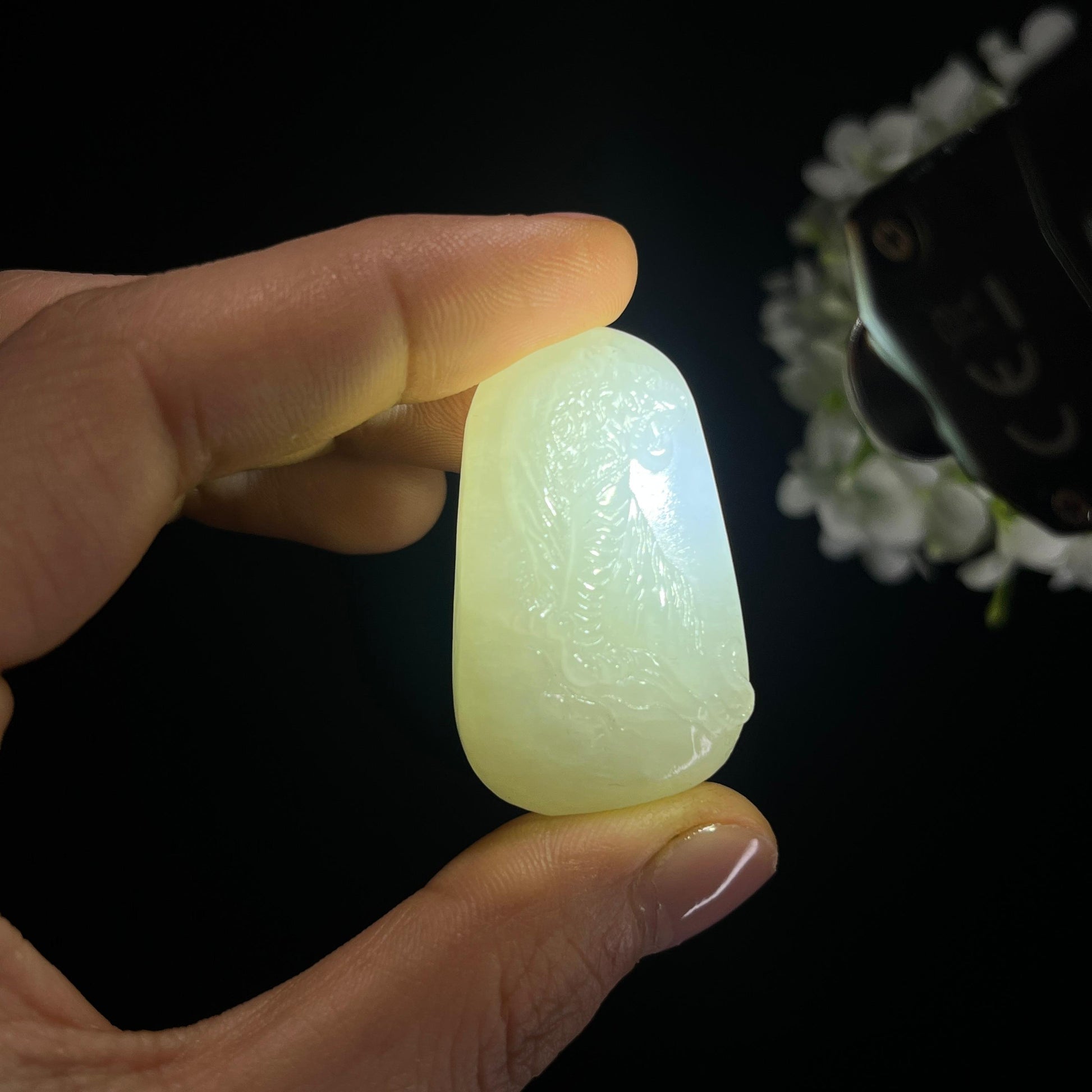 新疆天然和田玉白玉“灵虎啸风”生肖虎雕刻挂件（yc306469）