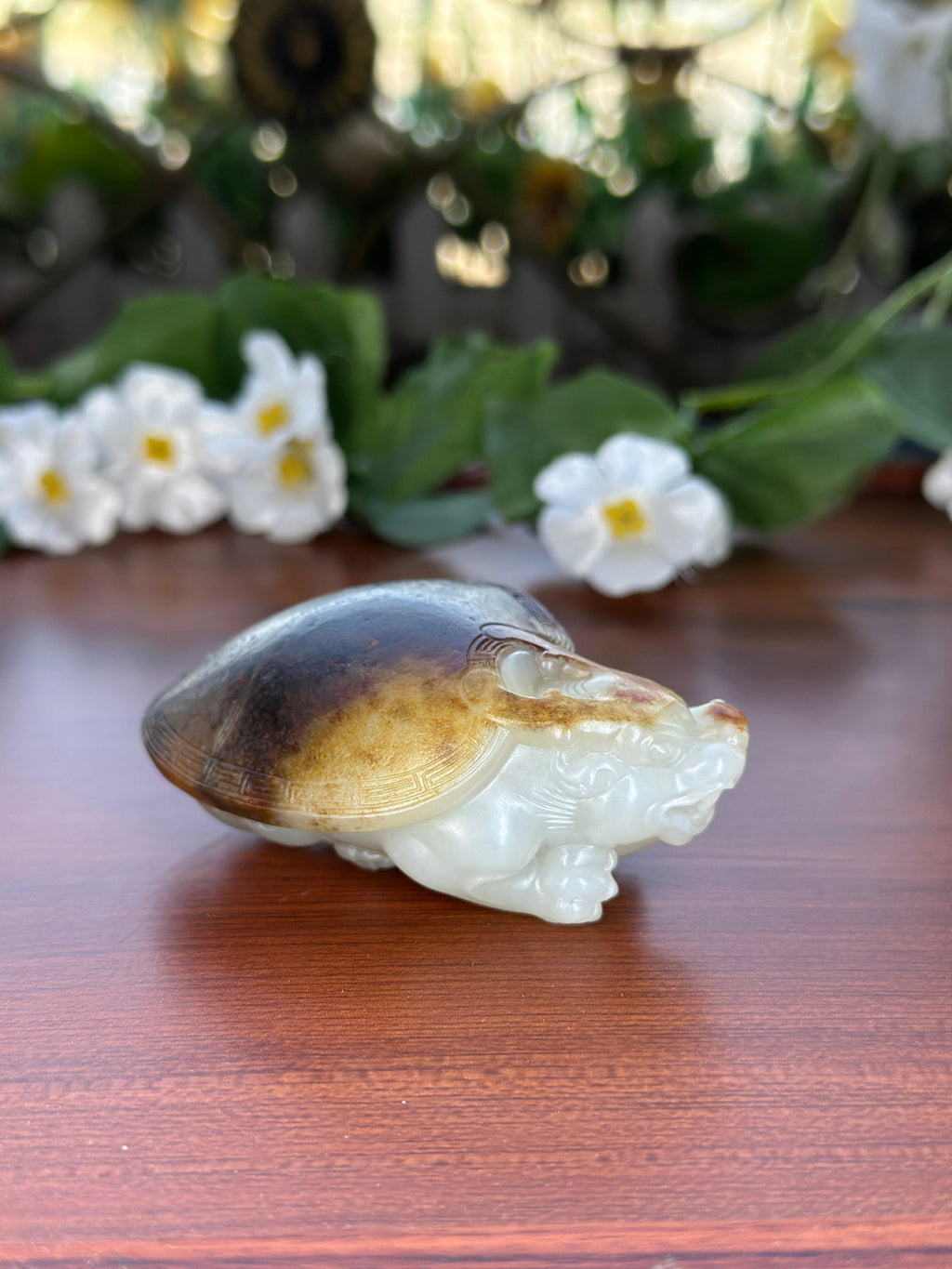 新疆和田玉精品白玉黑红皮籽料龙龟手把件（yc710527）