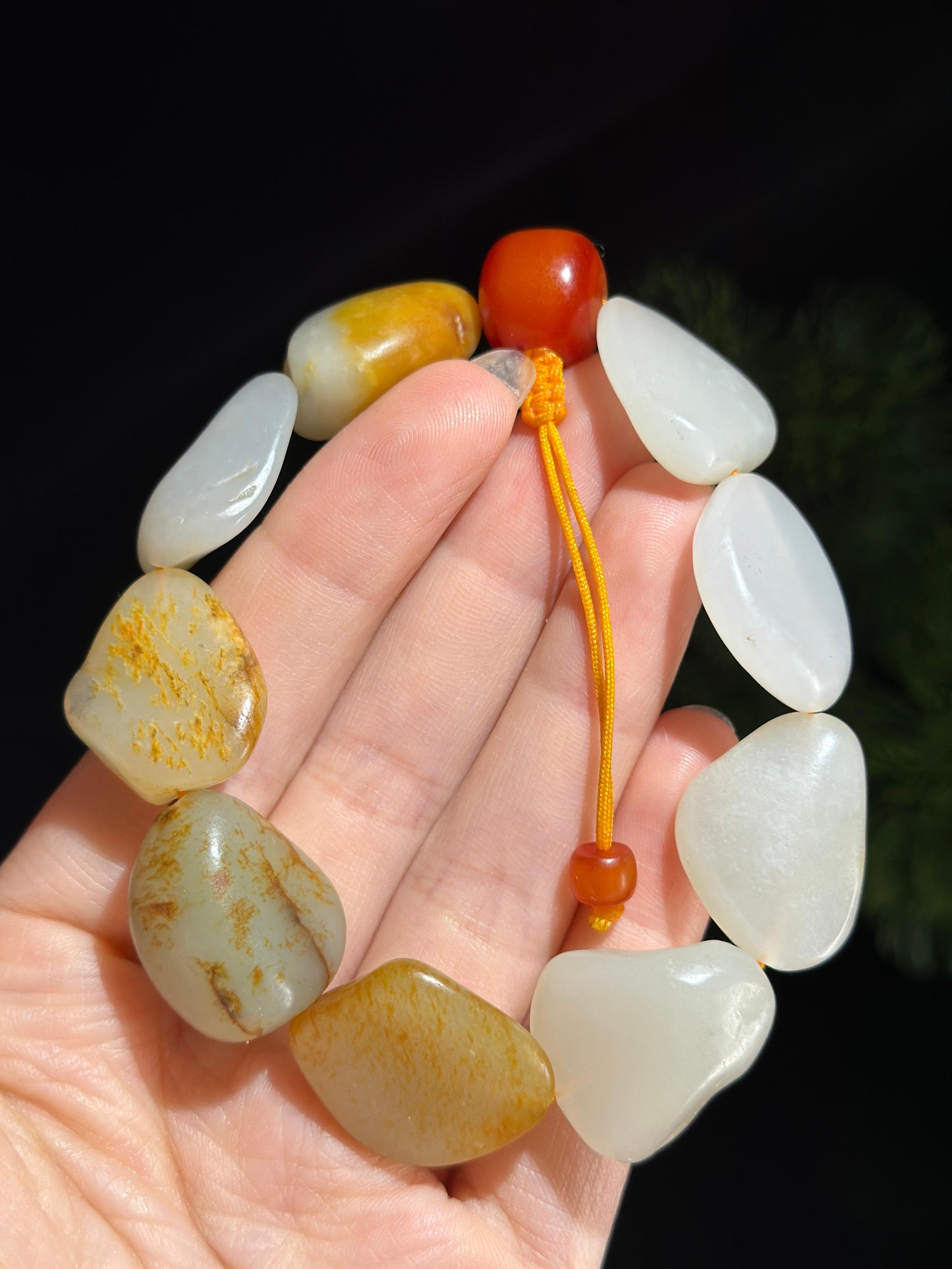新疆和田玉洒金皮红皮原籽手串（9颗）（yc524990）