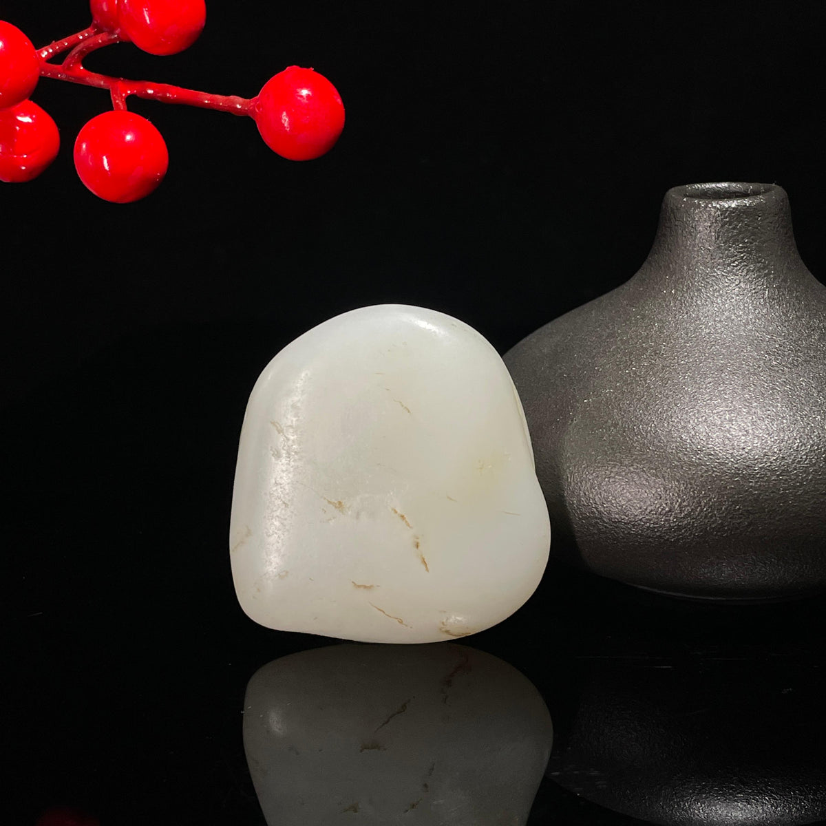 新疆和田玉“寒雪浅痕”白玉秋梨皮籽料（yc446214）
