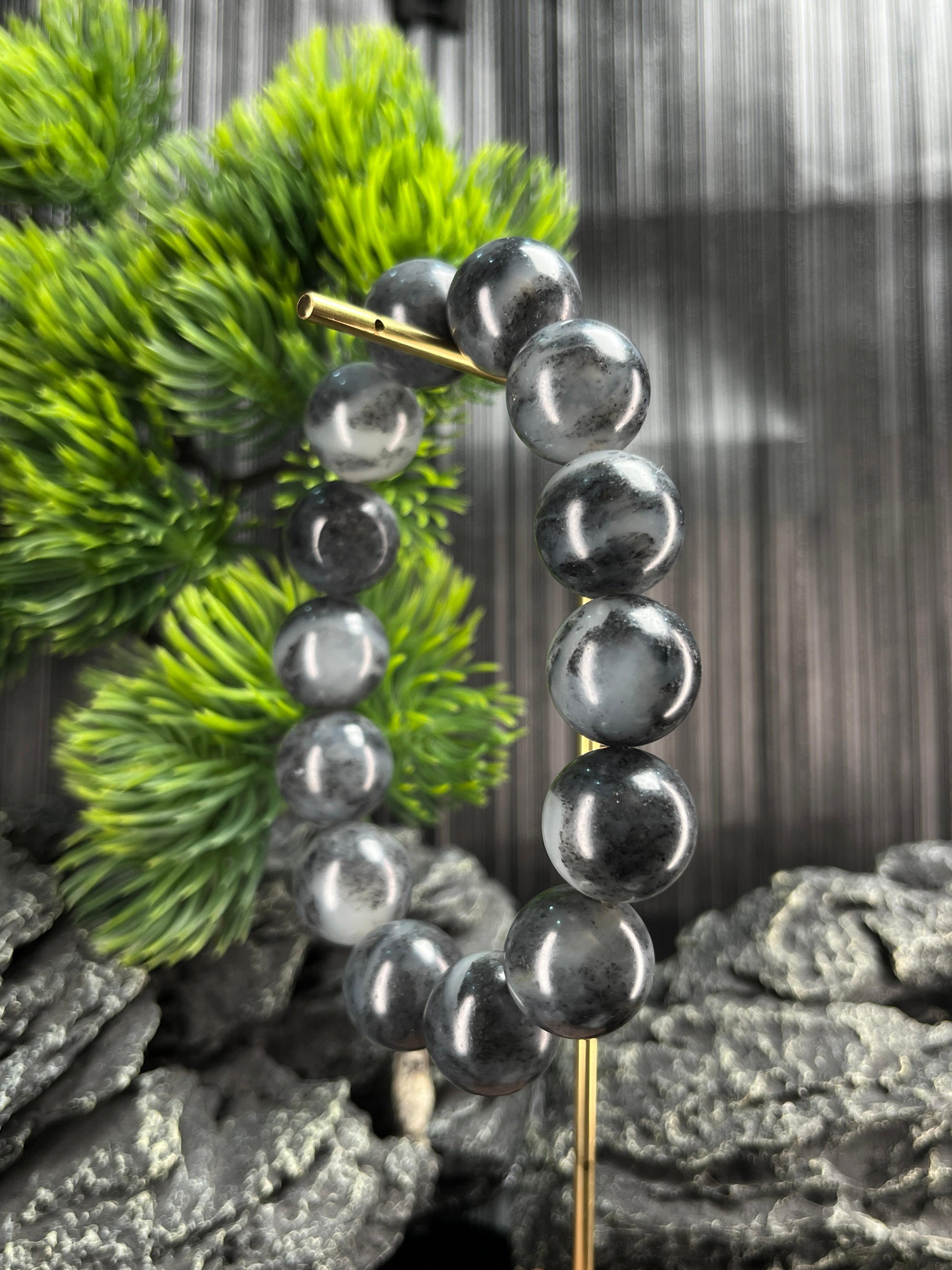 和田玉青花带皮籽料手串（14卡）（yc222792）