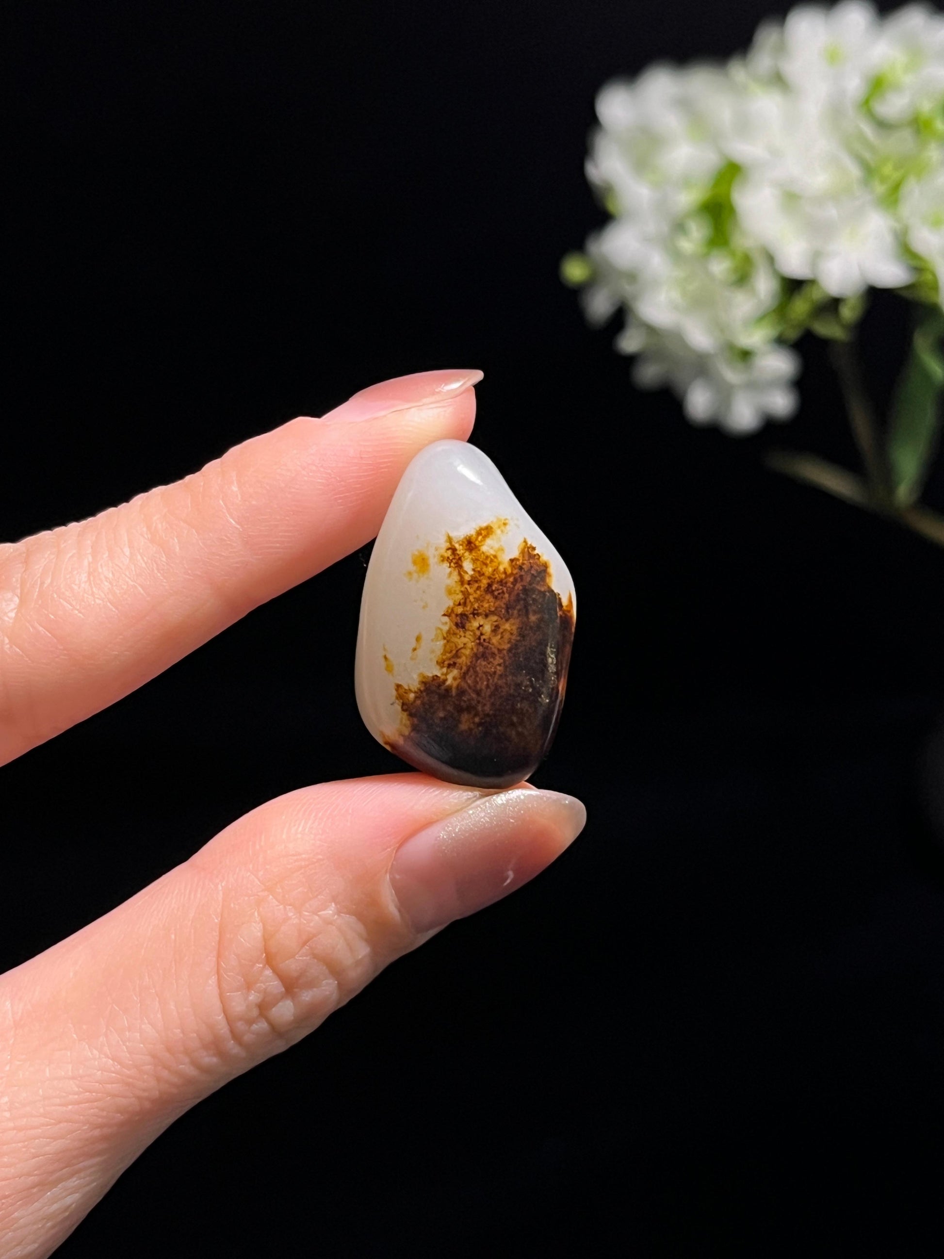 新疆和田玉意境聚黑皮籽料原石（yc250773）