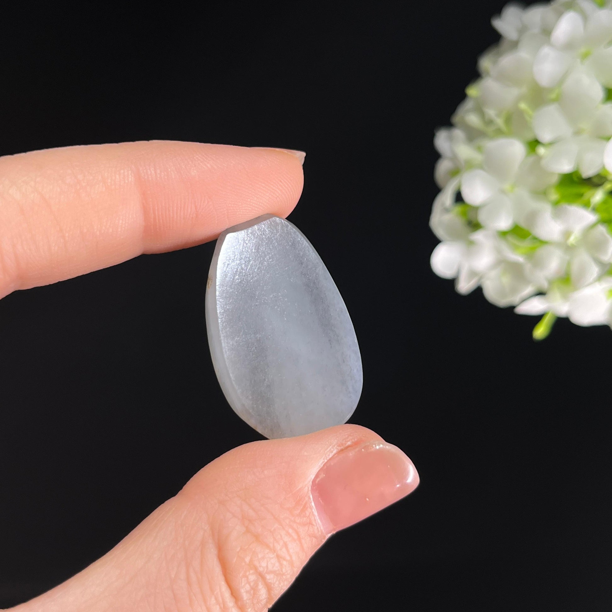 和田玉青花料“青玉貔貅”籽料雕刻挂件（yc284644）