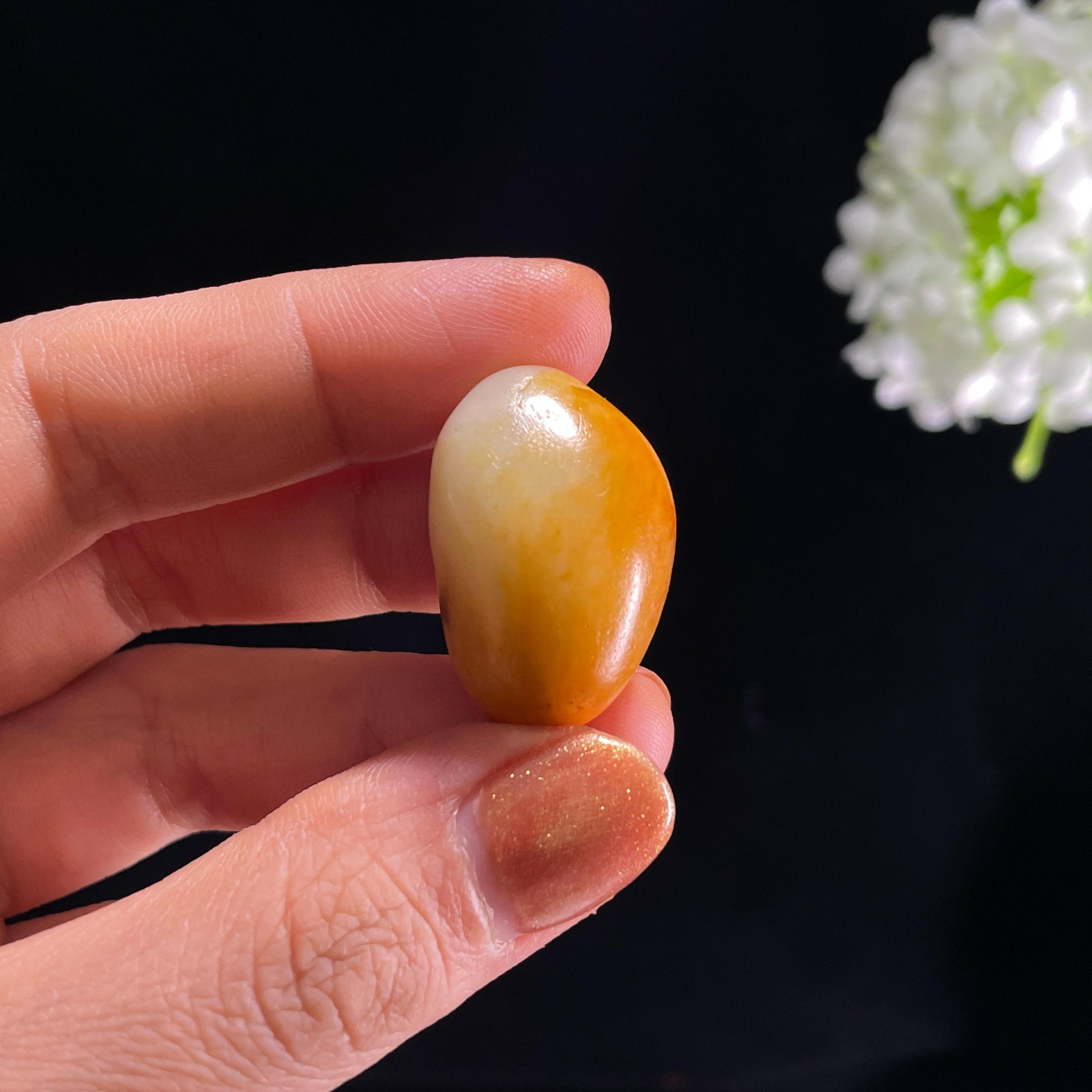 和田玉白玉“霜阶染金”红皮白肉籽料（yc387326）