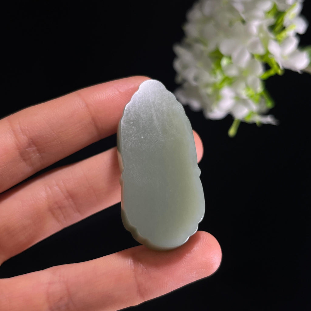 新疆天然和田玉沙枣青观音雕刻挂件（yc353789）