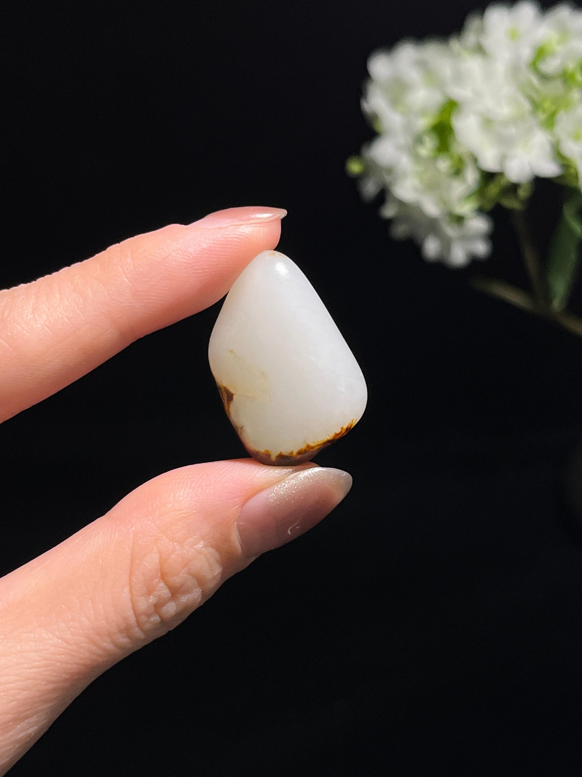 新疆和田玉意境聚黑皮籽料原石（yc250773）