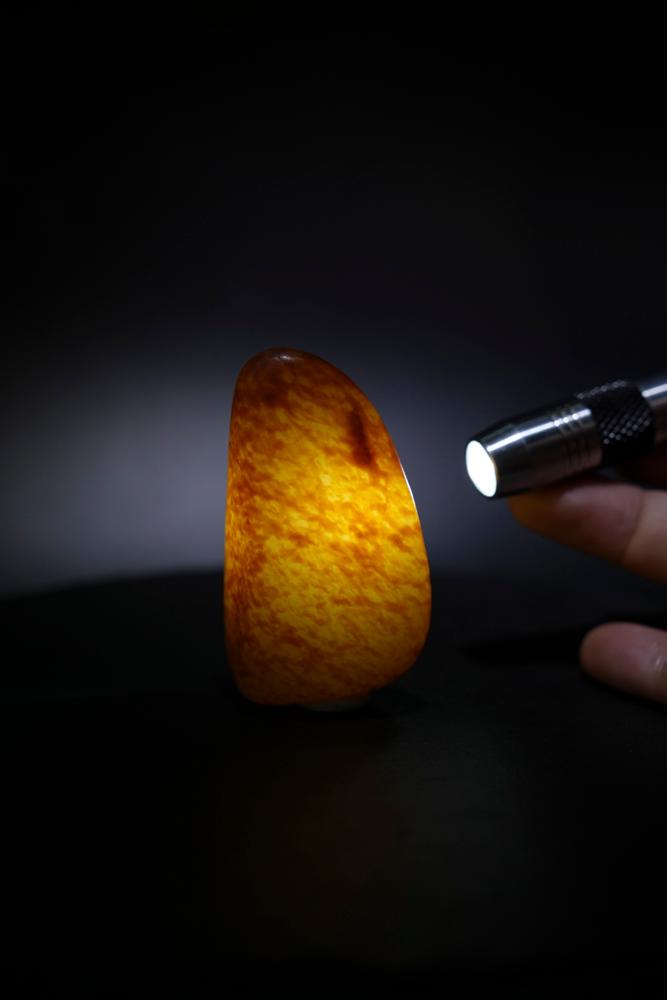 新疆和田玉虎皮洒金特色籽料原石收藏级手把（yc224647） – 添福玉器