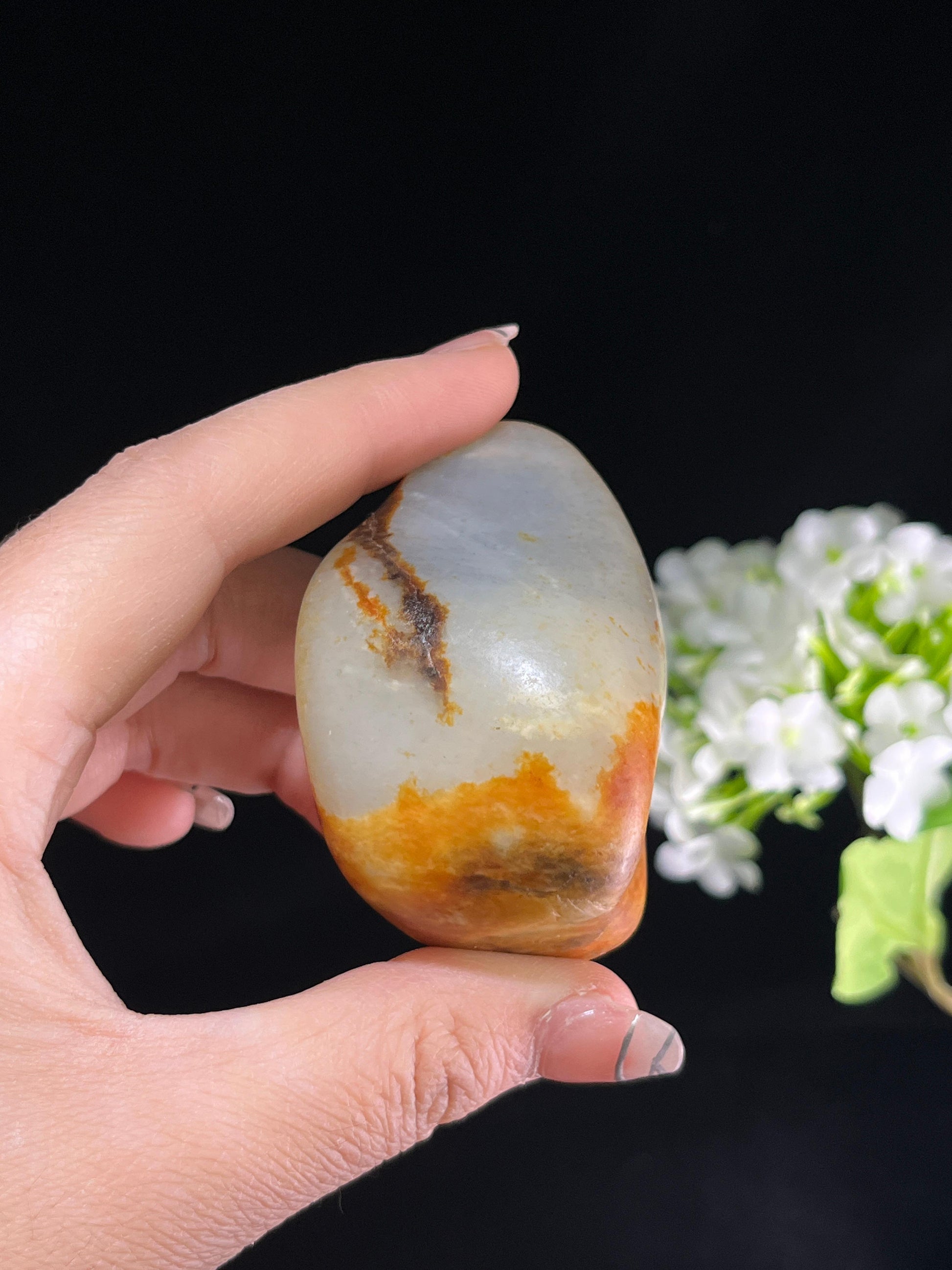 新疆和田玉青花白玉红沁皮籽料原石摆件（yc250458）