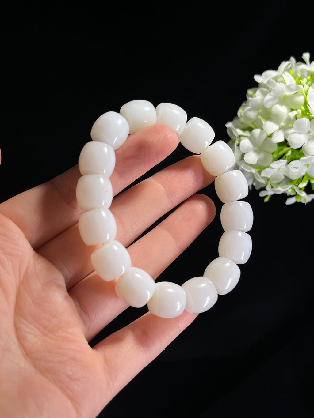 新疆天然和田玉白玉老型珠手串（yc262225）