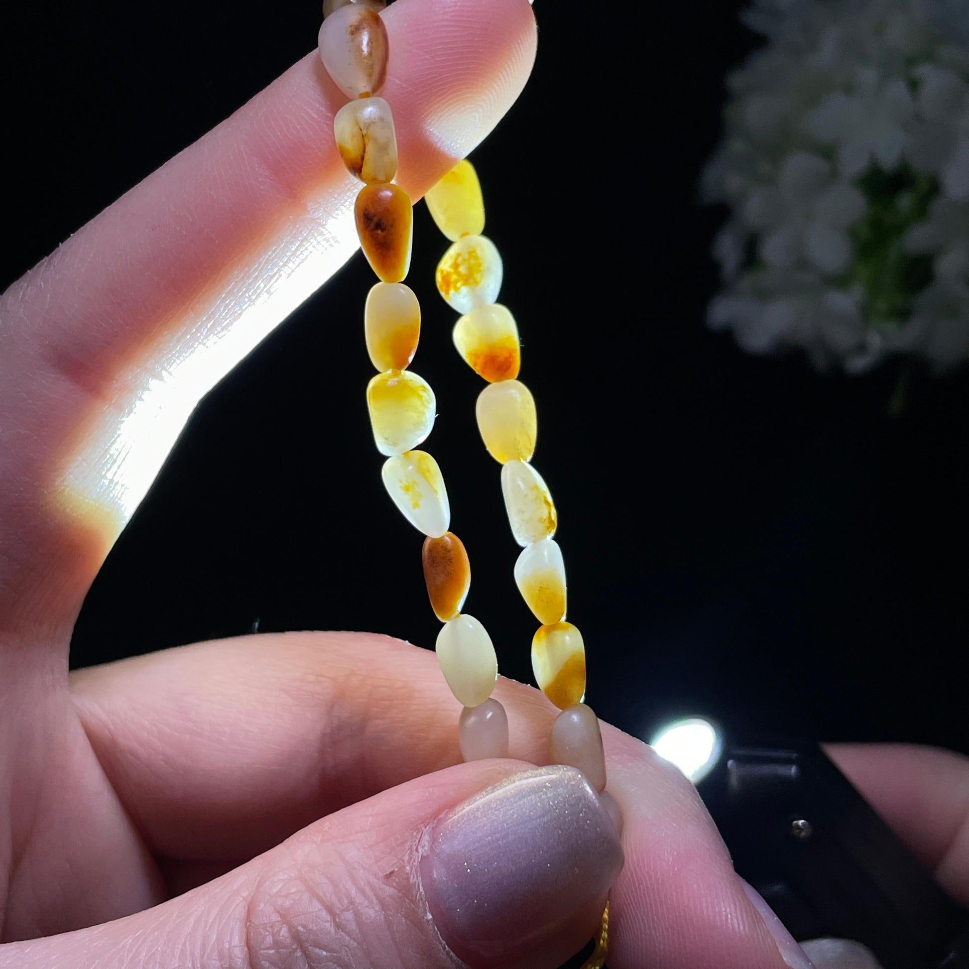 新疆天然和田玉红皮白肉原籽手串（yc355861）