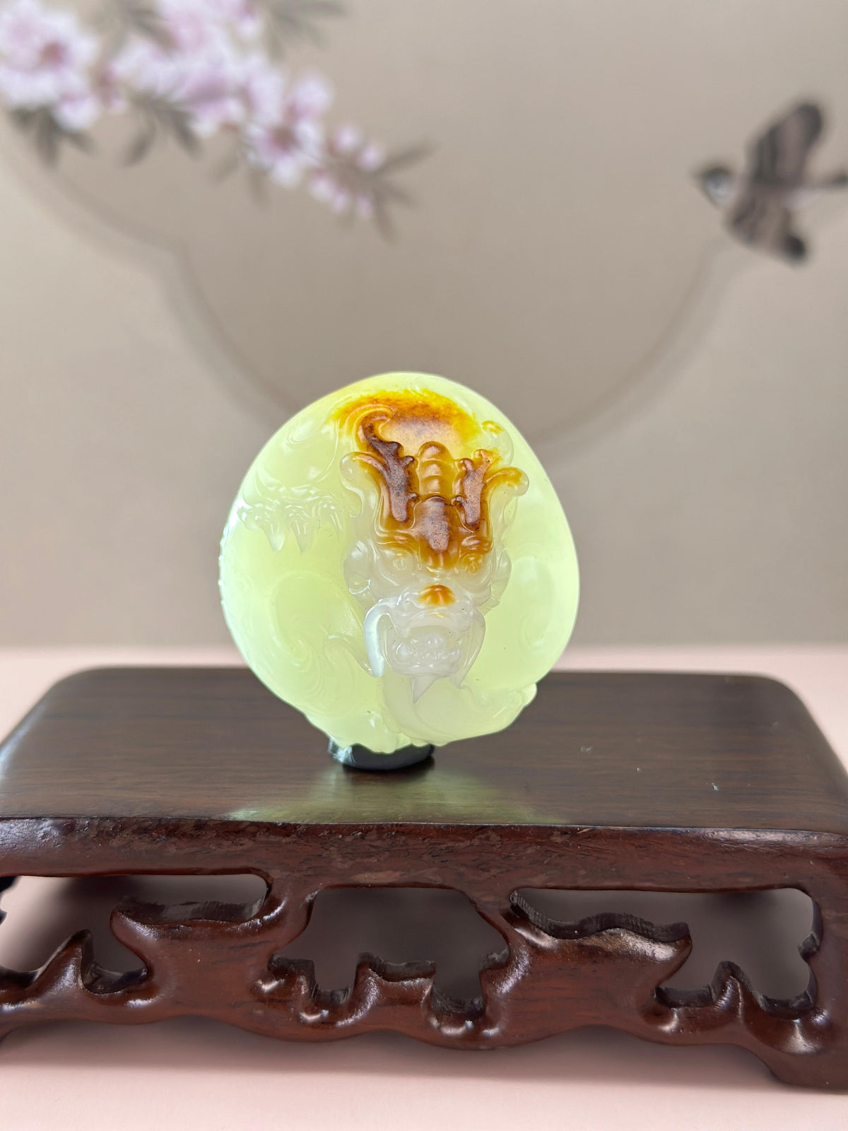 收藏级新疆和田玉白玉聚红皮籽料龙挂件（yc765488）