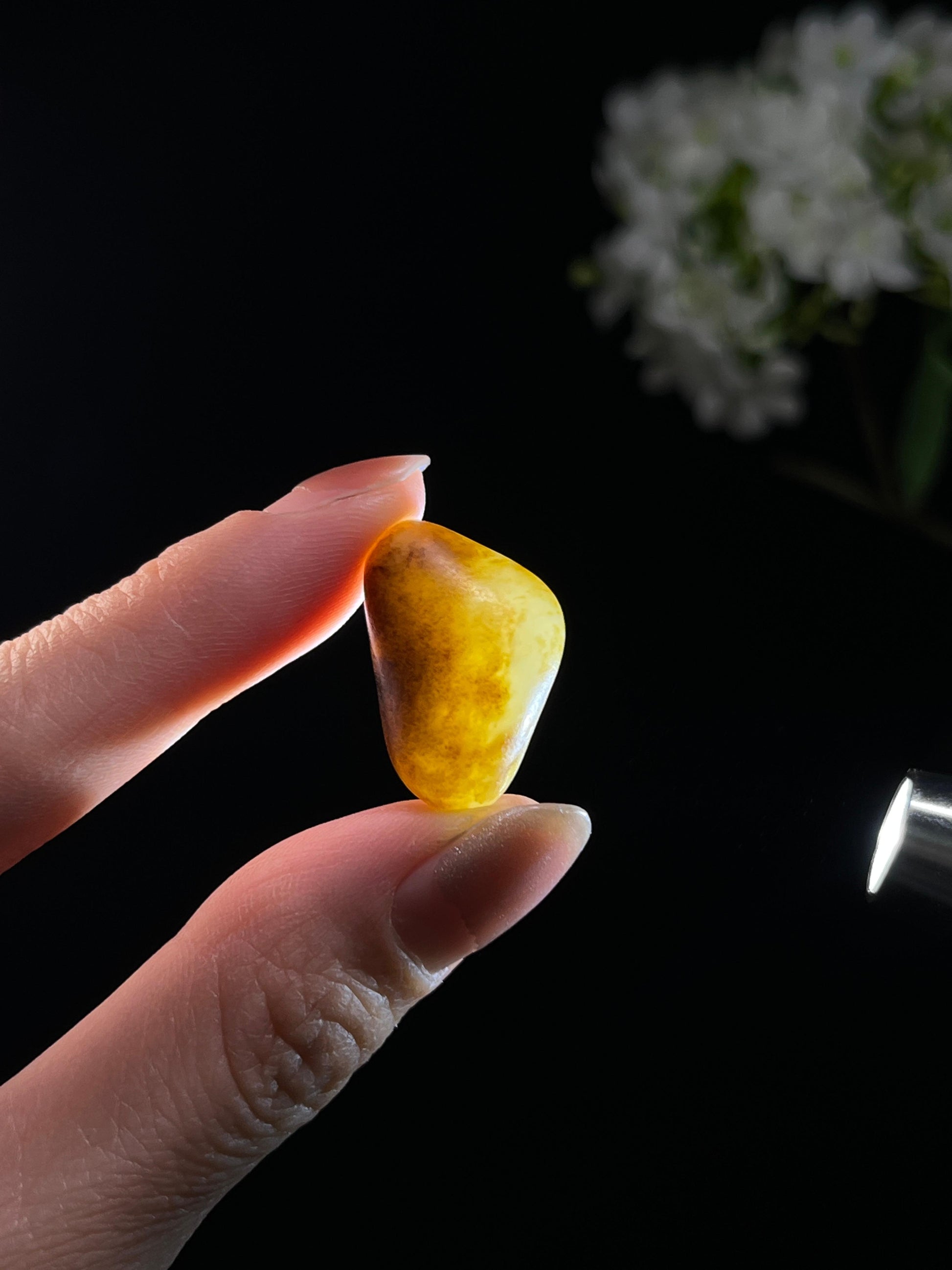 新疆和田玉聚黄皮籽料原石（yc250744）