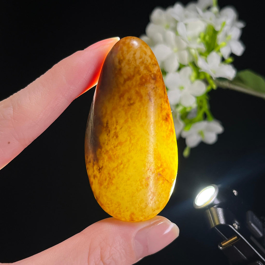和田玉白玉洒红皮水滴型籽料原石（yc308812）
