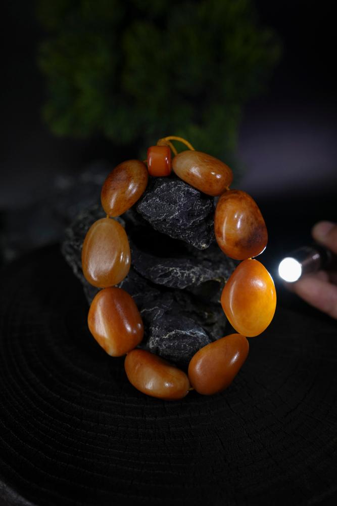 新疆和田玉黄沁皮籽料原石手串（修）（yc229703）