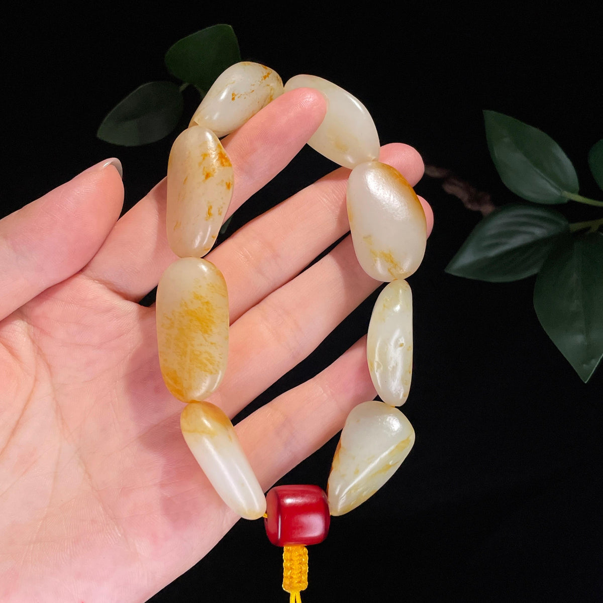 新疆和田玉洒金皮红皮珍品原籽手串（8颗）（yc748546）