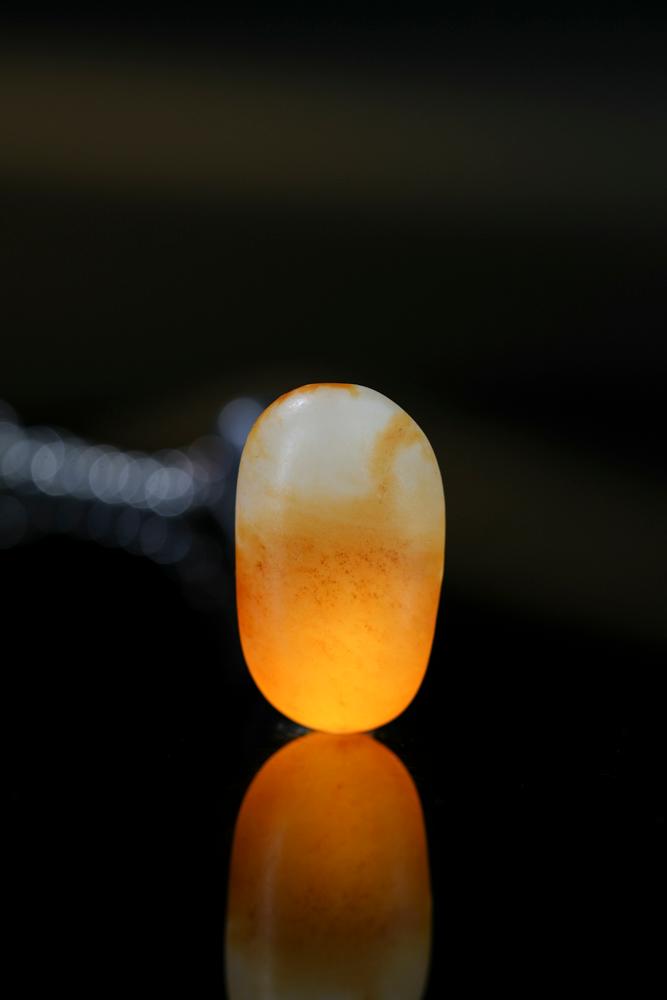 新疆和田玉黄皮洒金皮“金沁凝脂”籽料原石（yc251715）