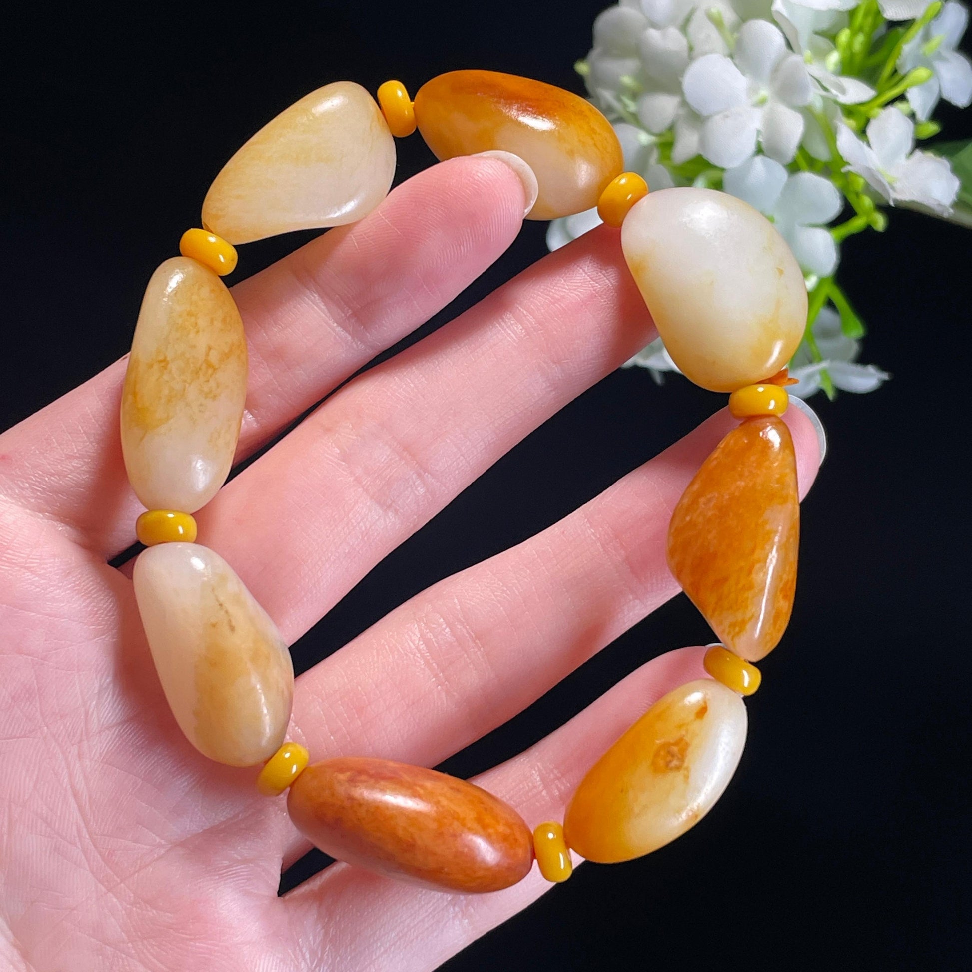 和田玉白玉红沁洒金皮聚红皮籽料原籽手串（yc338004）