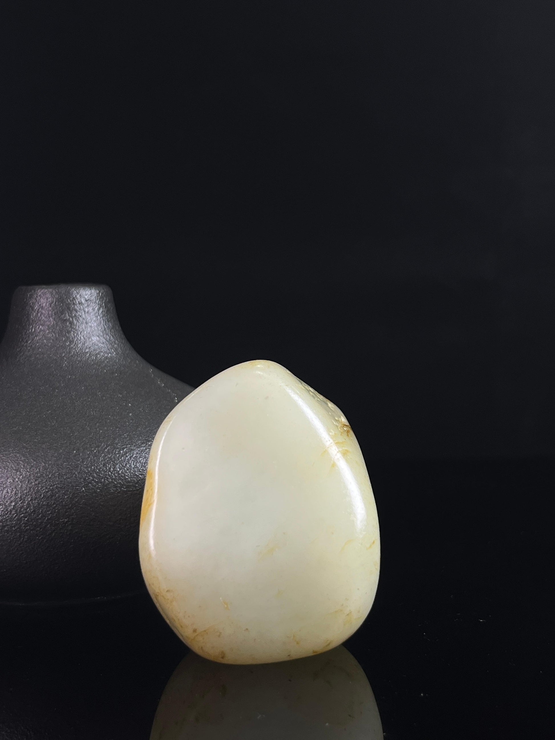 新疆和田玉白玉洒金皮籽料原石小手把（yc231678）