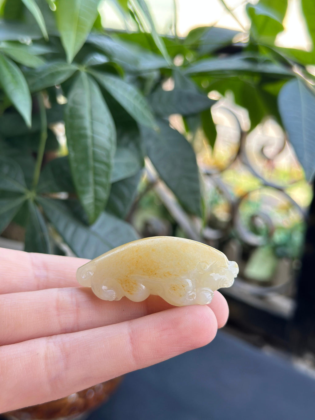 新疆和田玉白玉洒金皮籽料龙龟挂件（yc706487）