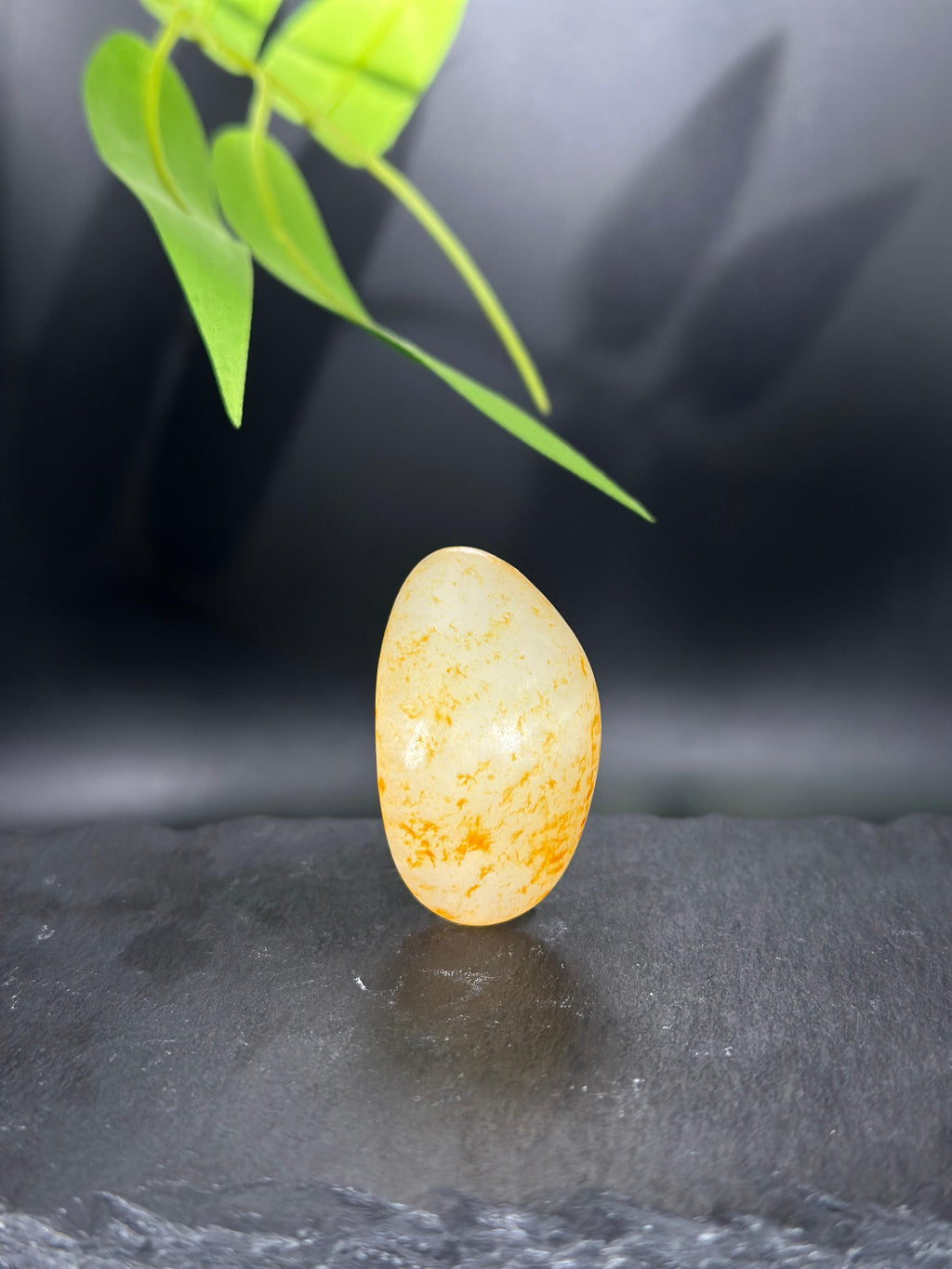 和田玉.一枚自带秋色的籽料（yc783665）