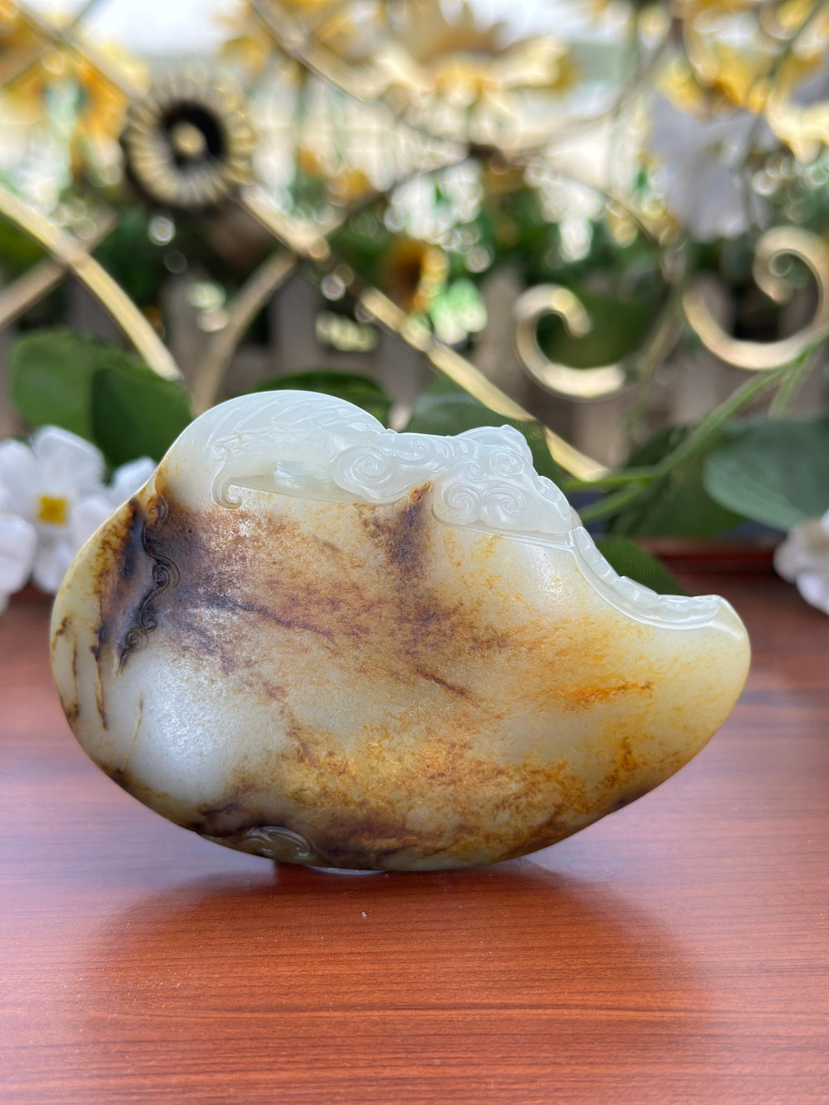 新疆和田玉秋梨皮籽料府上有龙手把件（yc707946）