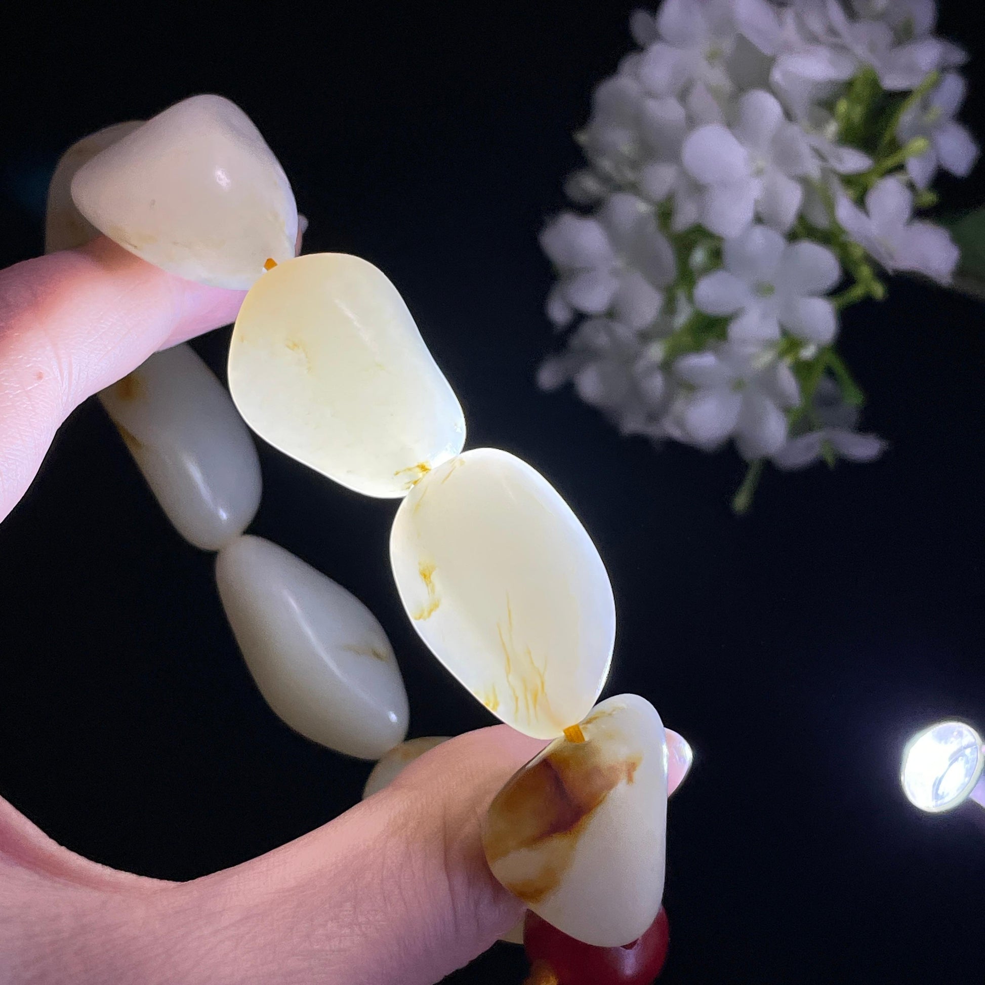 和田玉白玉洒金皮籽料原籽手串（yc337844）