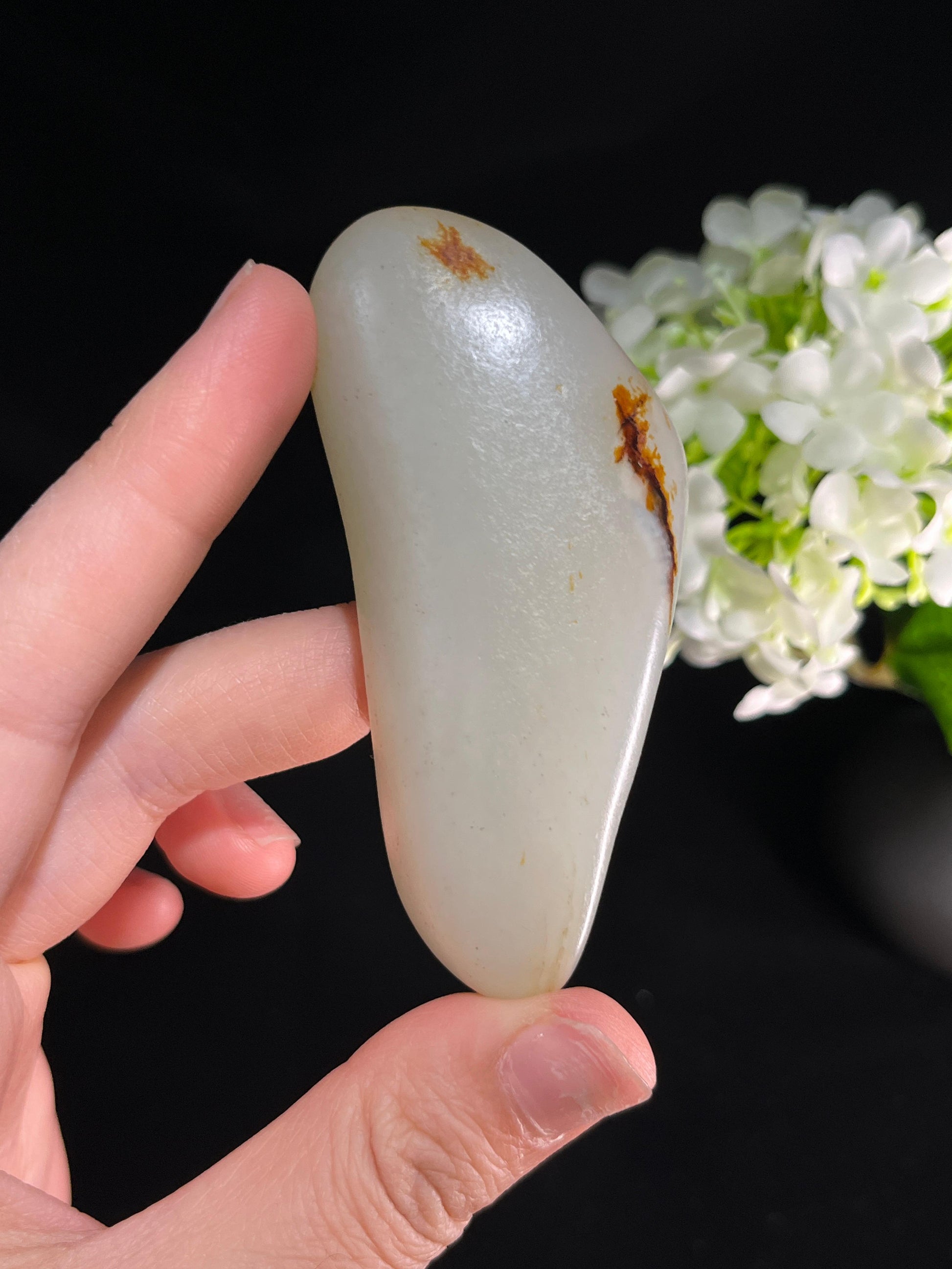 新疆和田玉白玉带红皮籽料原石手把件（yc250952）