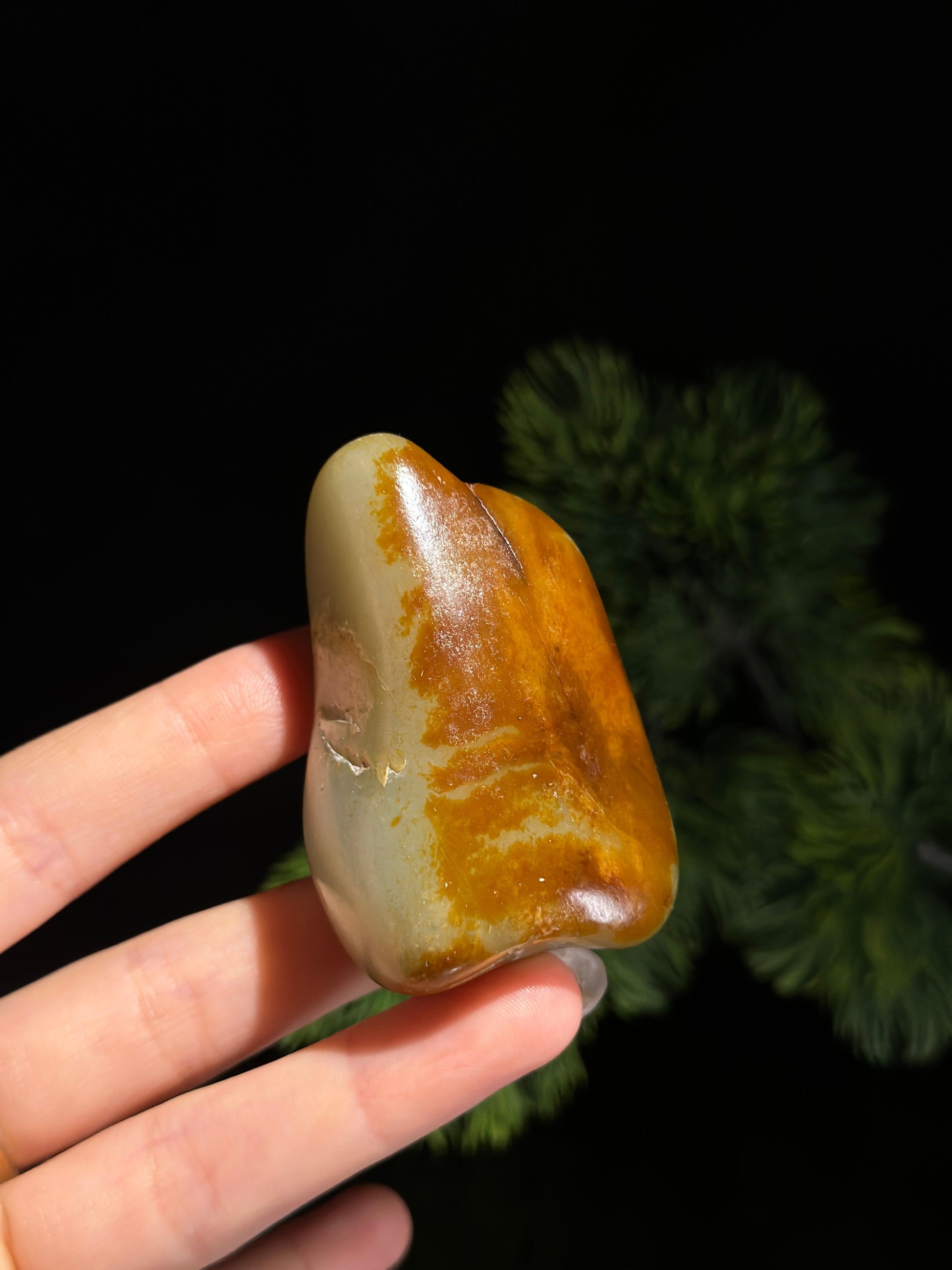 新疆和田玉青白玉聚红皮籽料（yc487001）