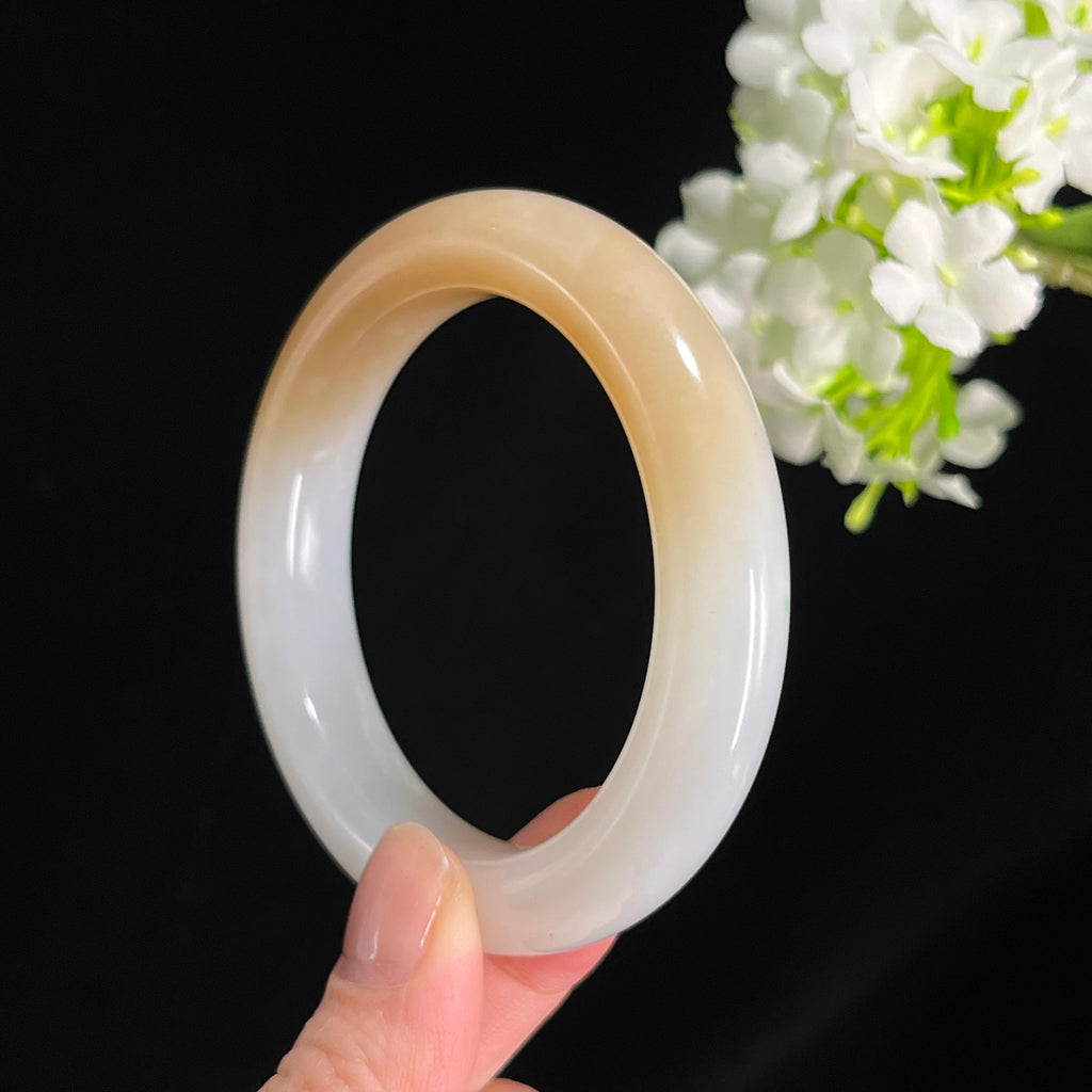 新疆天然和田玉“焦糖环玉”且末糖白手镯（卡55）（yc296585）