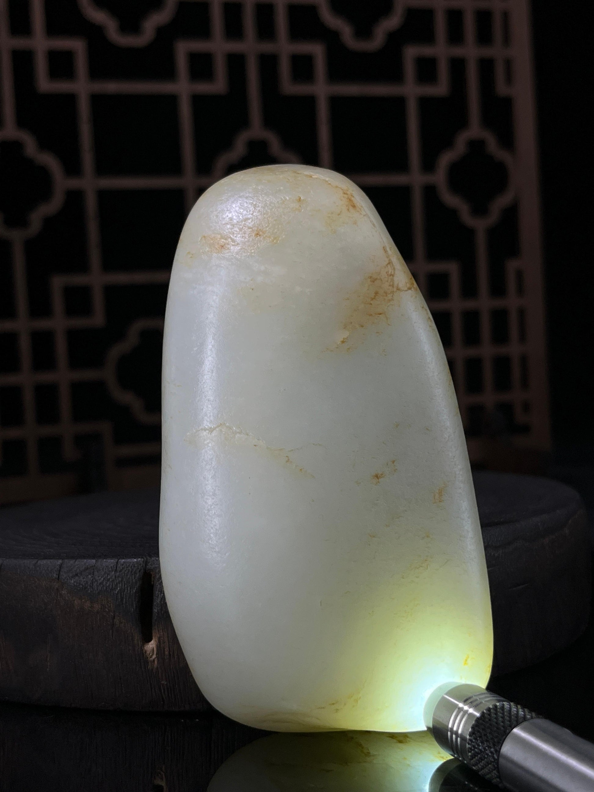 天然新疆和田玉青白种洒金皮籽料原石摆件（yc230234）