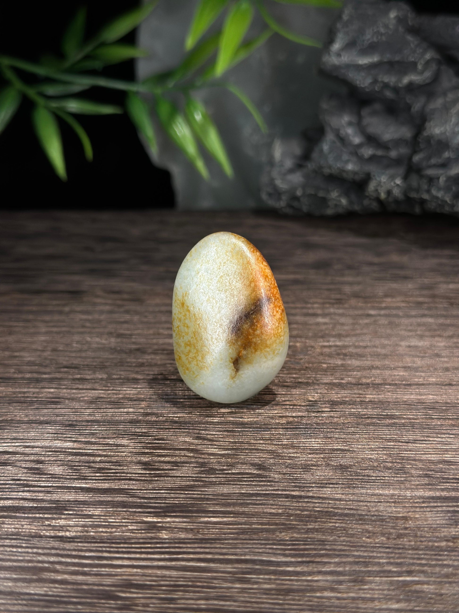 新疆和田玉白玉秋梨皮籽料挂件（yc715833）