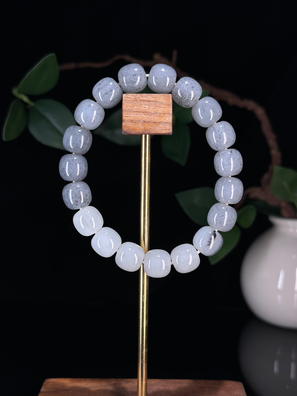 和田玉点墨青花老型珠手串（19颗）（yc749149）