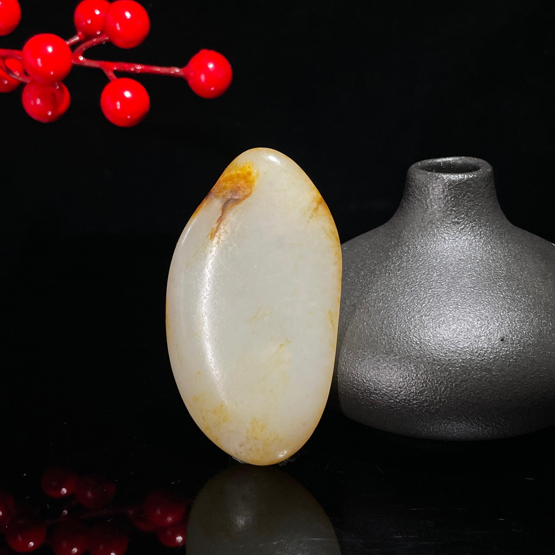 新疆和田玉“霜玉披霞”白玉聚黄皮籽料（yc446173）