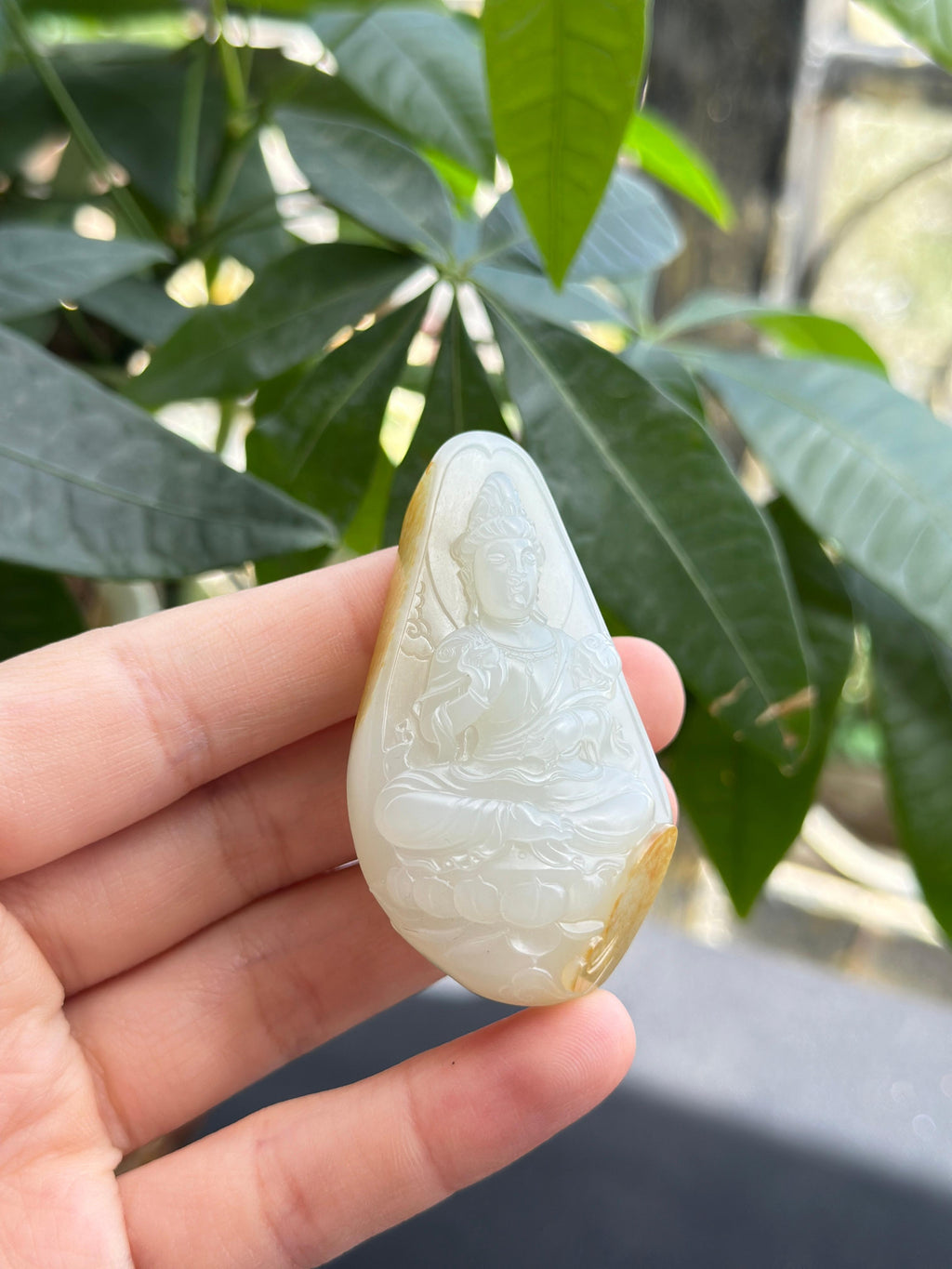 新疆和田玉精品白玉洒金皮籽料观音挂件（yc707931）