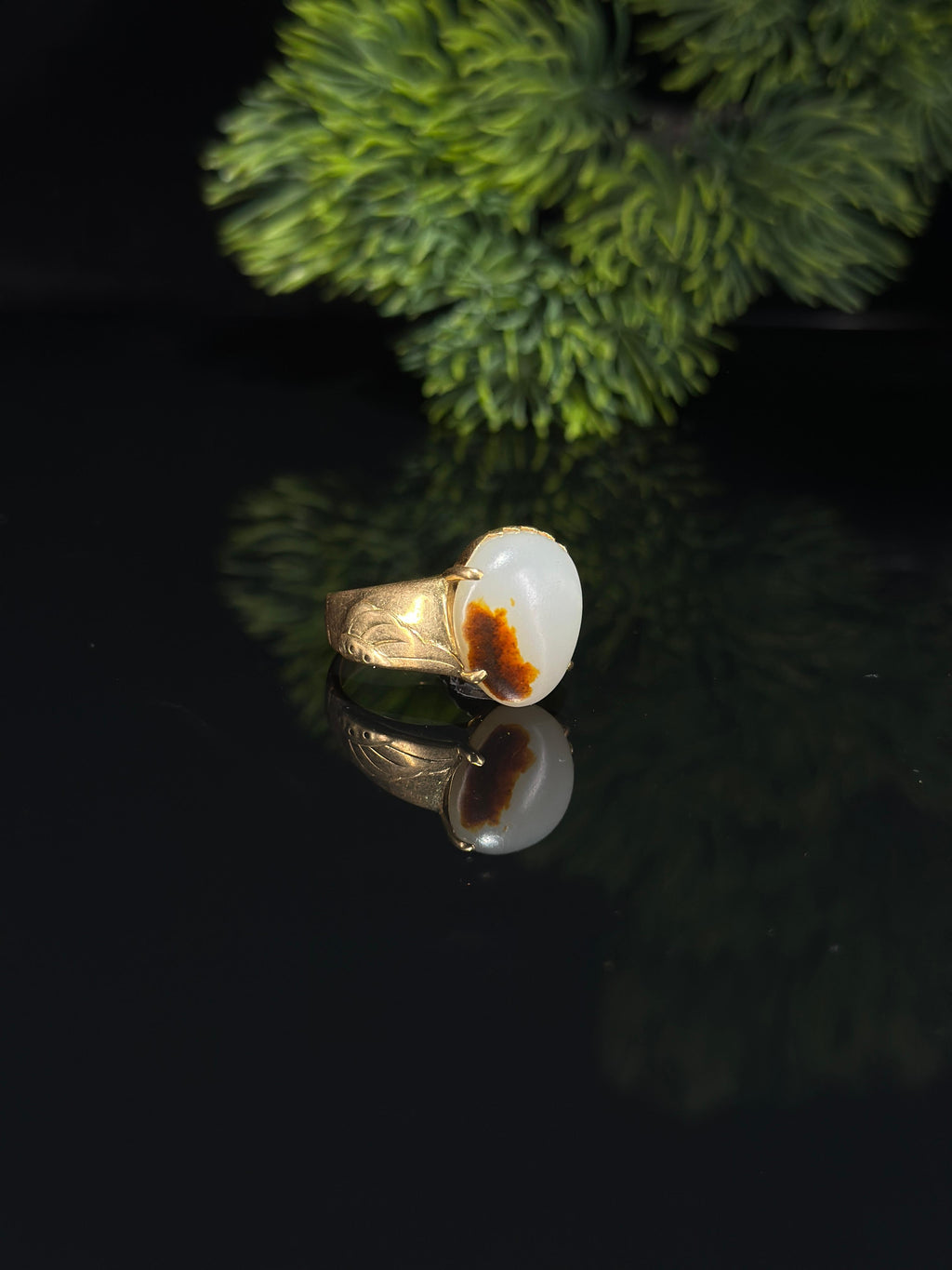 新疆和田玉珍品 18K 金镶白玉枣红皮籽料戒指（yc696752）
