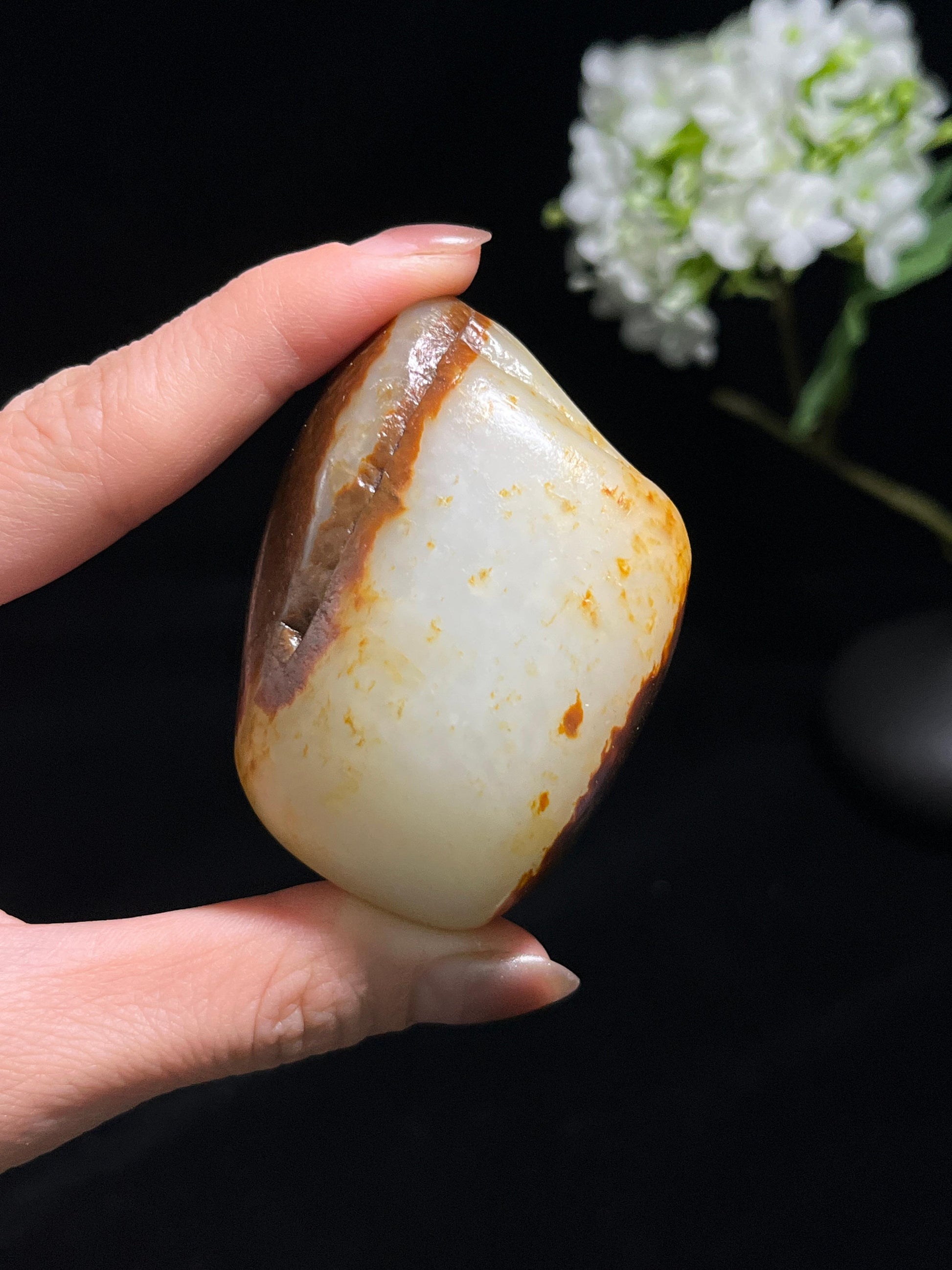 新疆和田玉收藏级天地聚红皮籽料原石（yc253579）